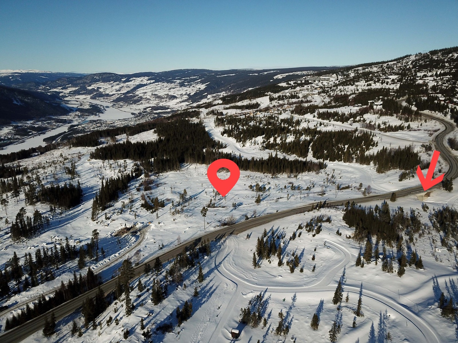 Her ser man også kulvert for tilfartsløype rett ved tomtene Galleribilde