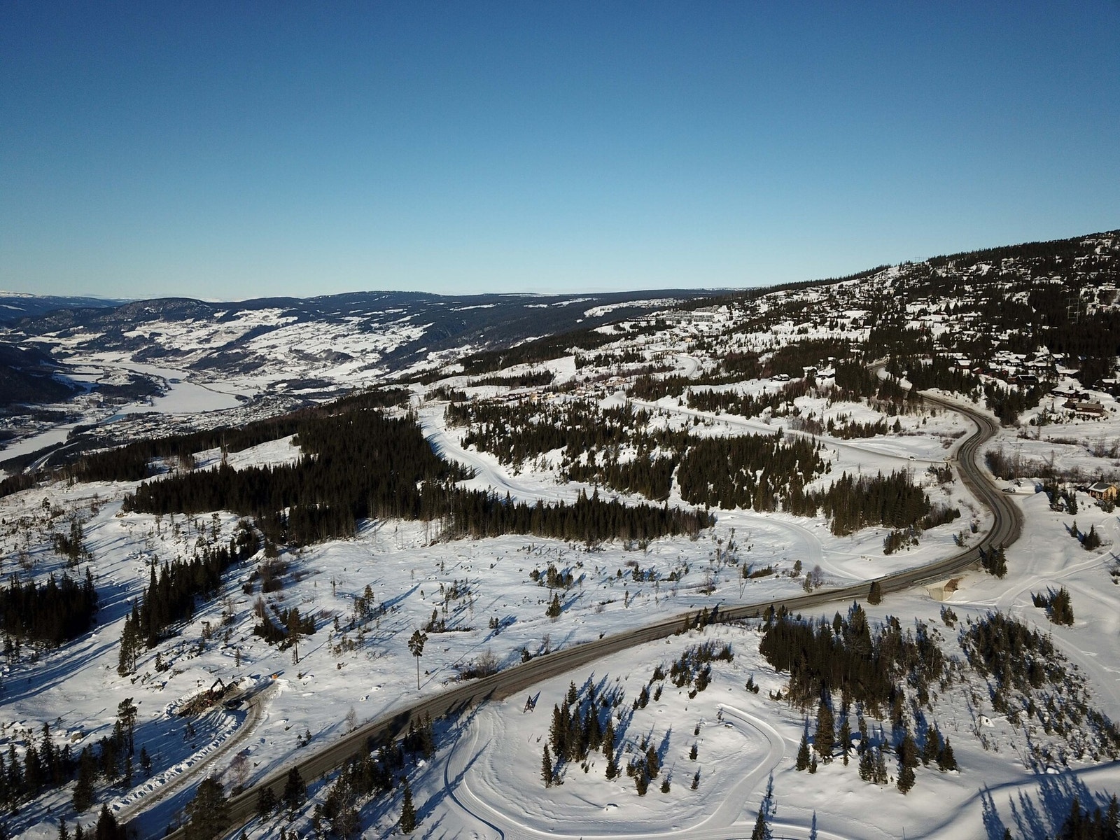 Dronefoto over tomteområdet Galleribilde