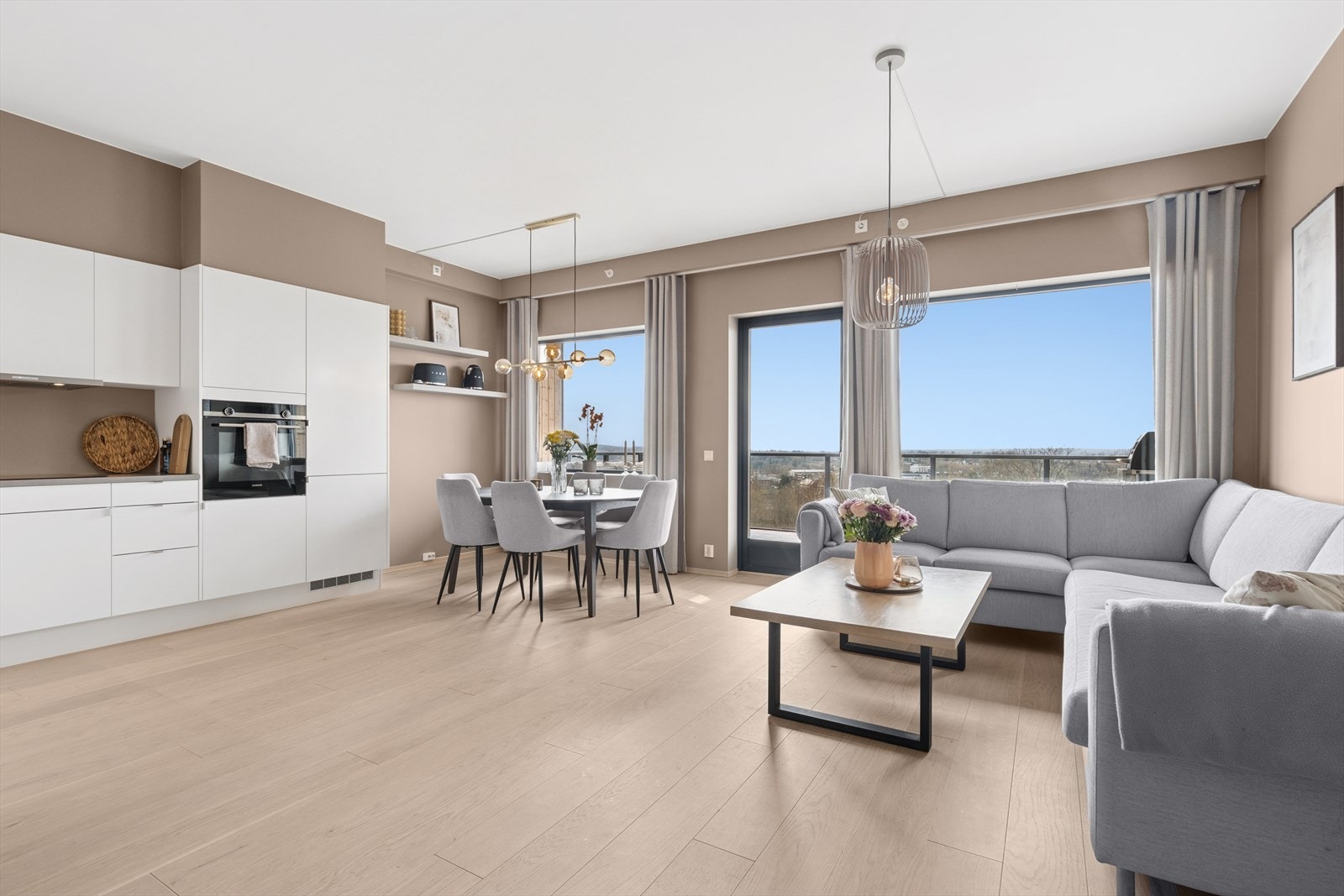 DNB Eiendom ved Hedda Tvindesæter har gleden av å presentere Høgliveien 32! Galleribilde