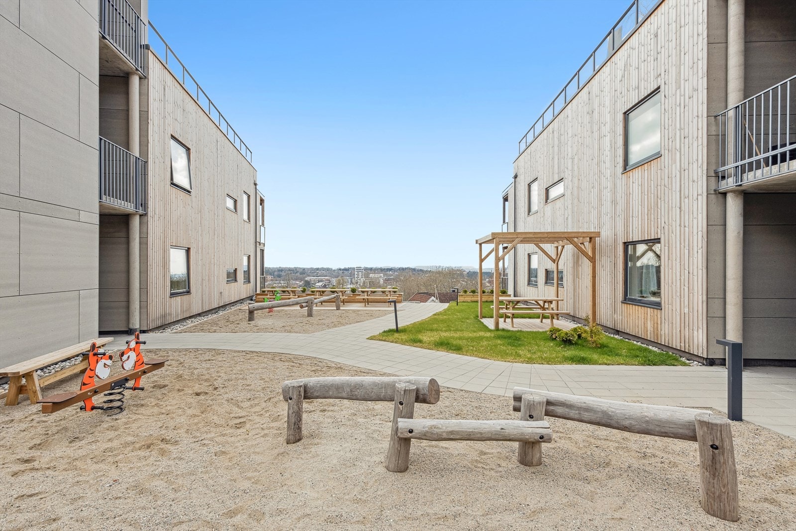 Eiendommen er opparbeidet med flotte fellesarealer. Galleribilde