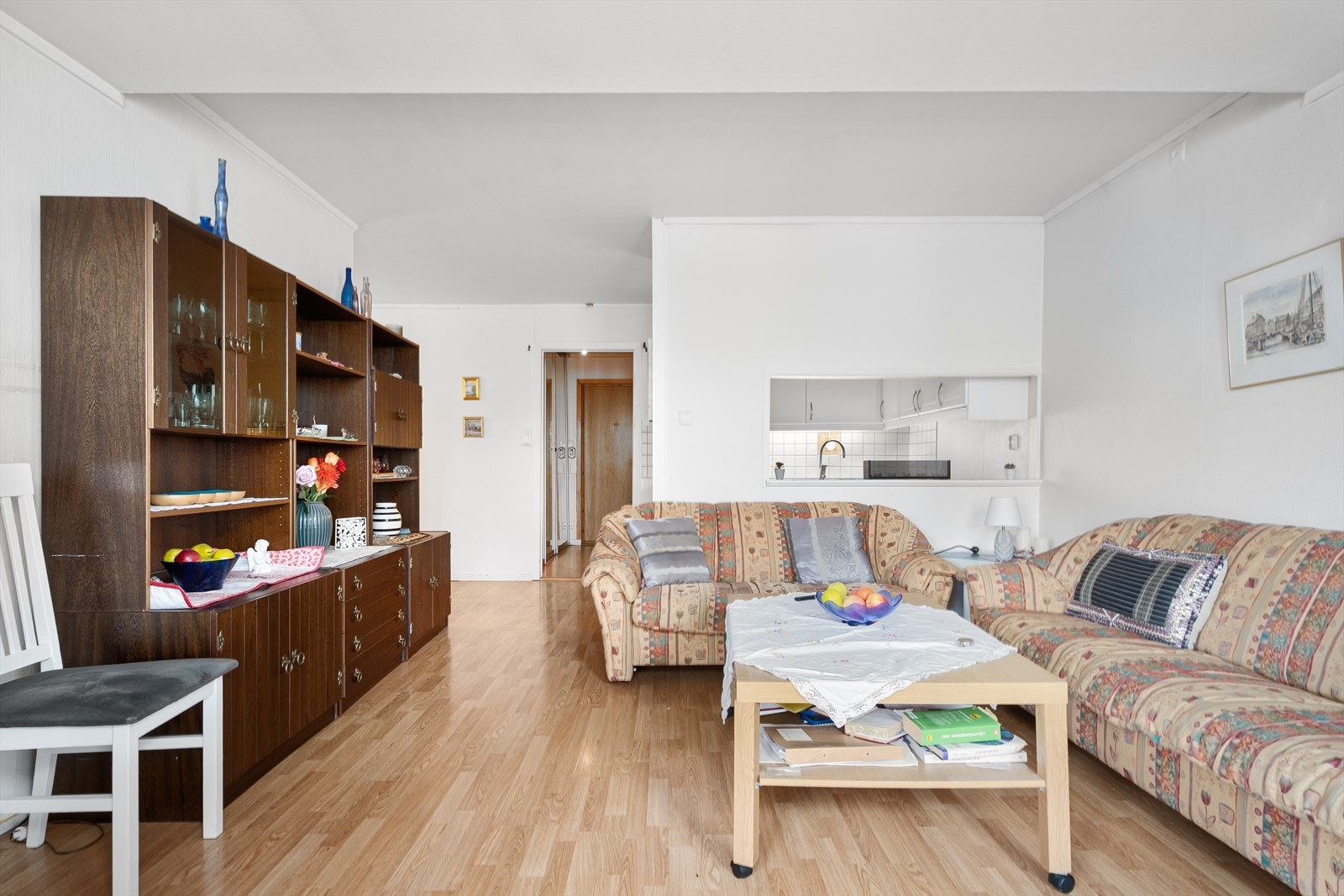 Stuen har et mål på 16,6 m². Galleribilde