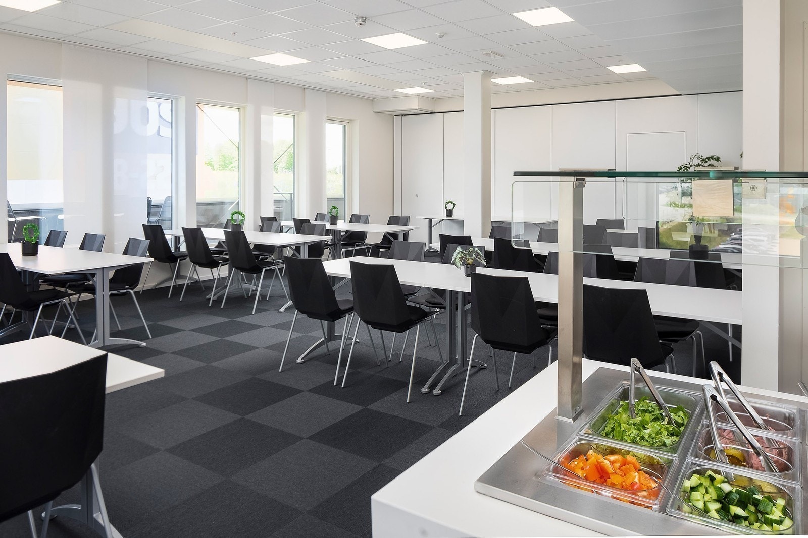 Fellesfunksjoner: kantine for eiendommens leietakere Galleribilde