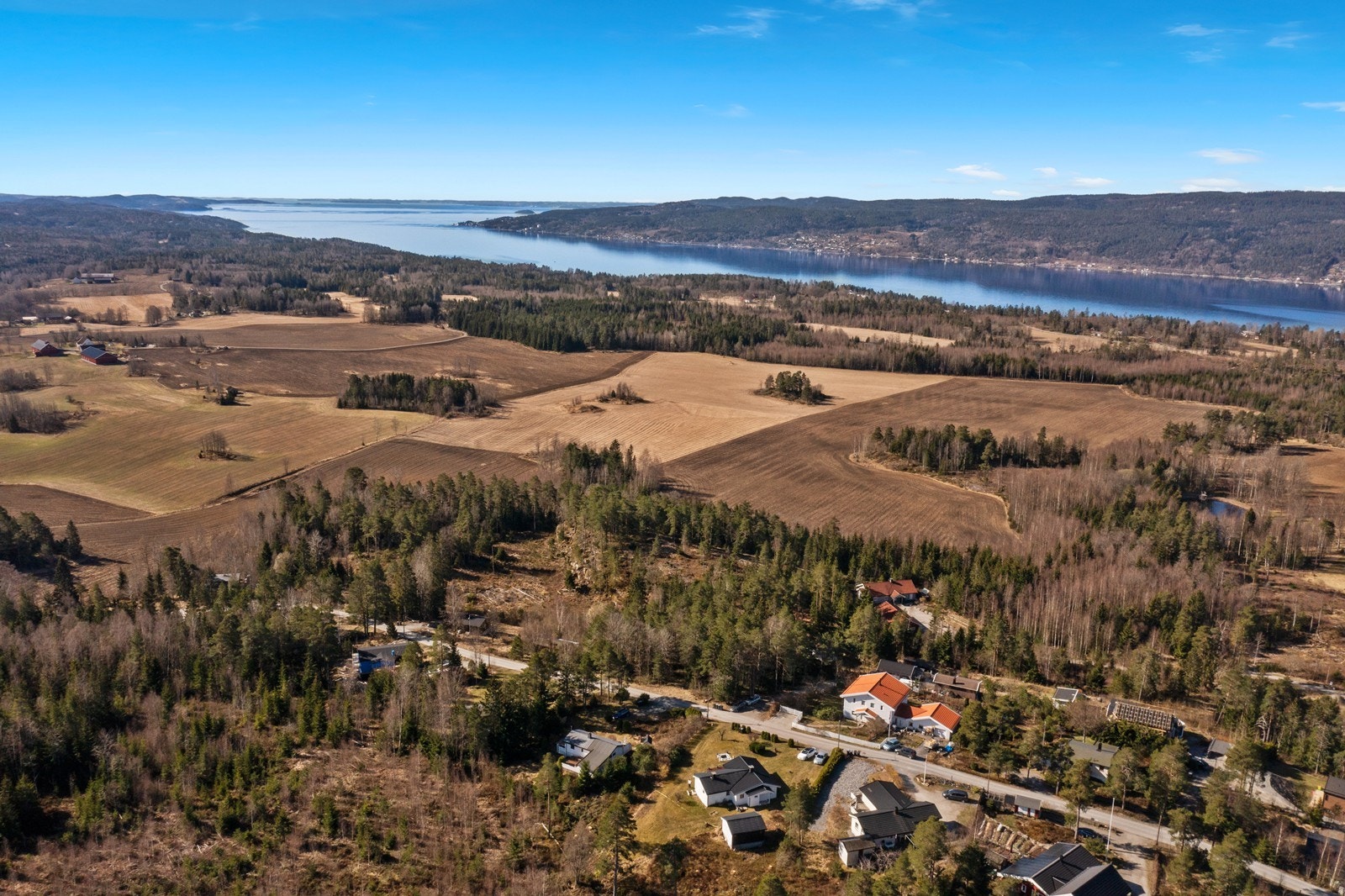 Frittliggende og høyt med optimale solforhold. Galleribilde
