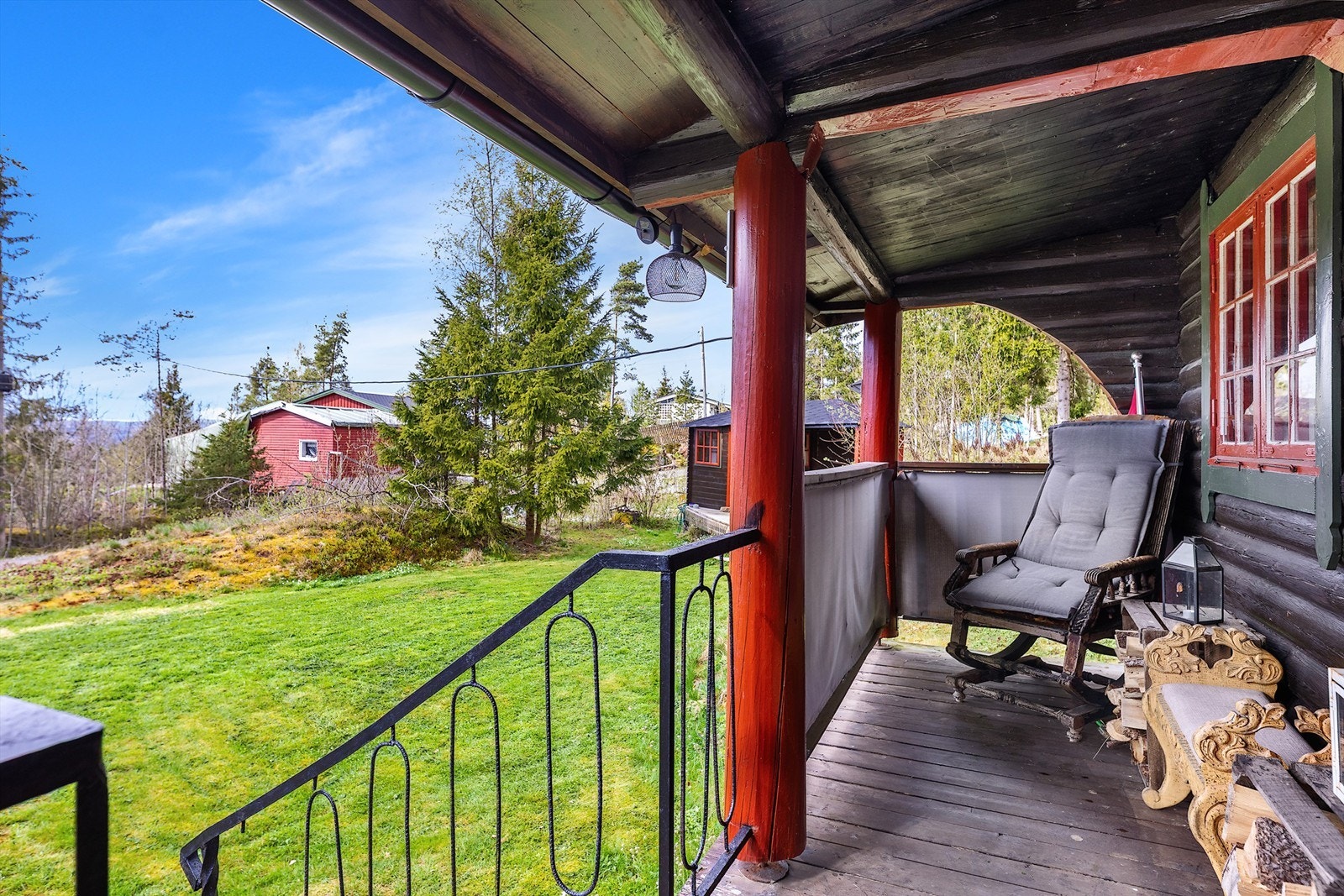 Inngangsparti til hytta Galleribilde