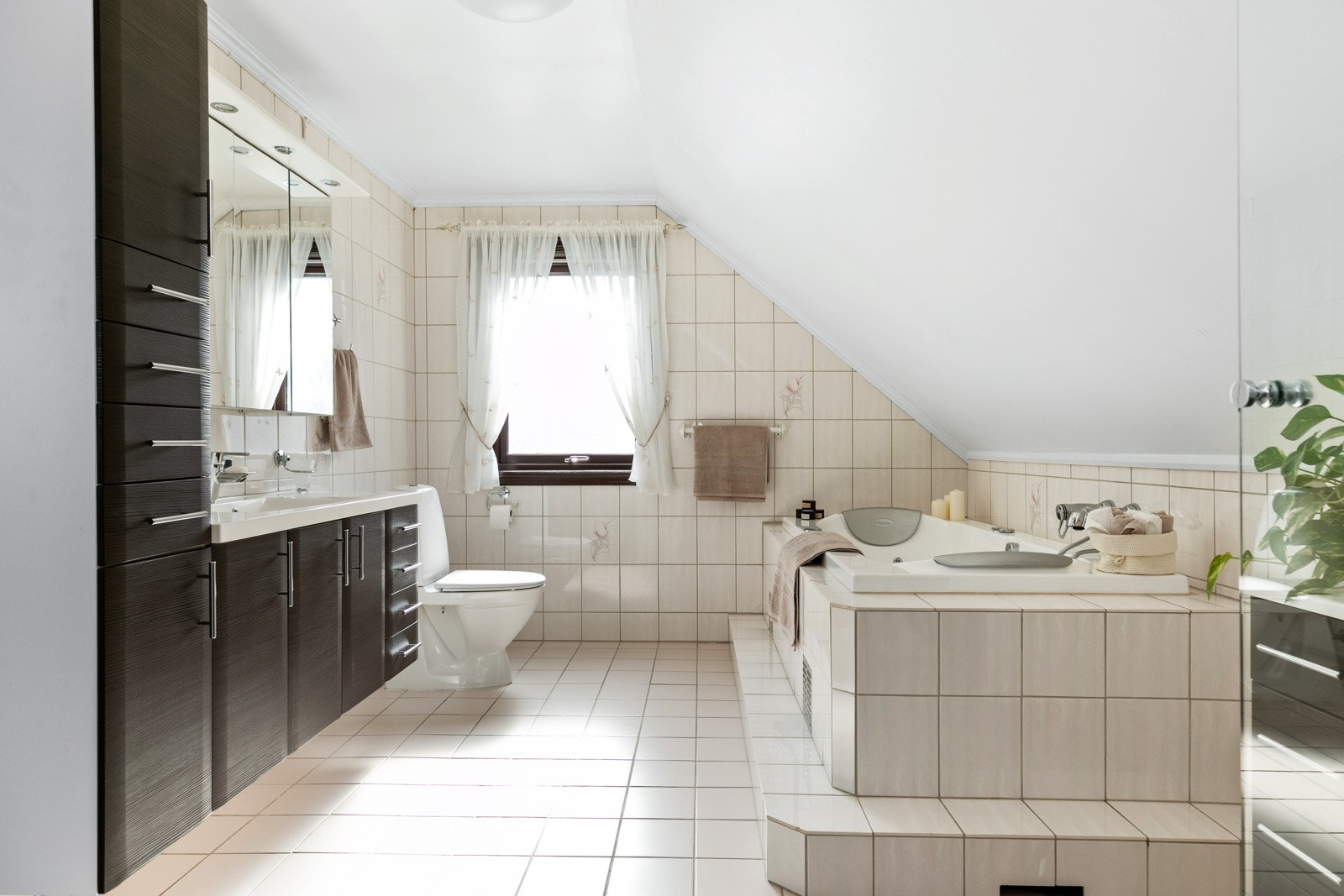 Bad i andre etasje Galleribilde