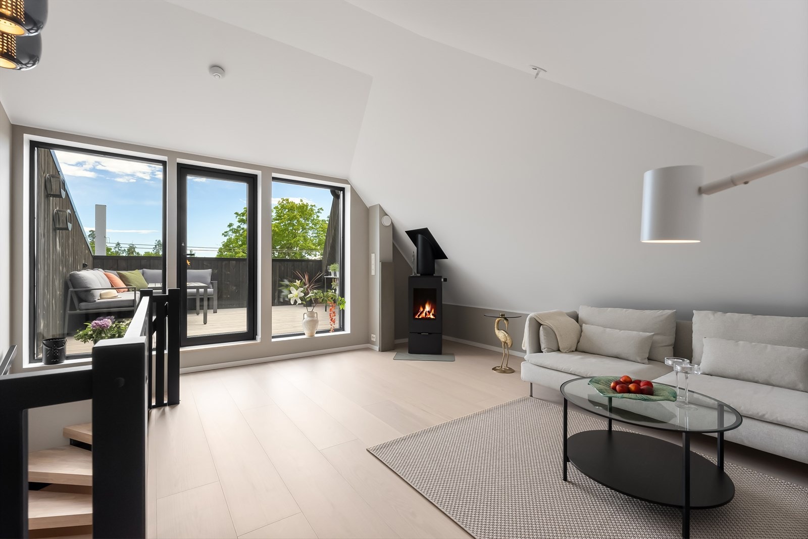 Rikelig med naturlig lysinnslipp gjennom gode vindusflater Galleribilde