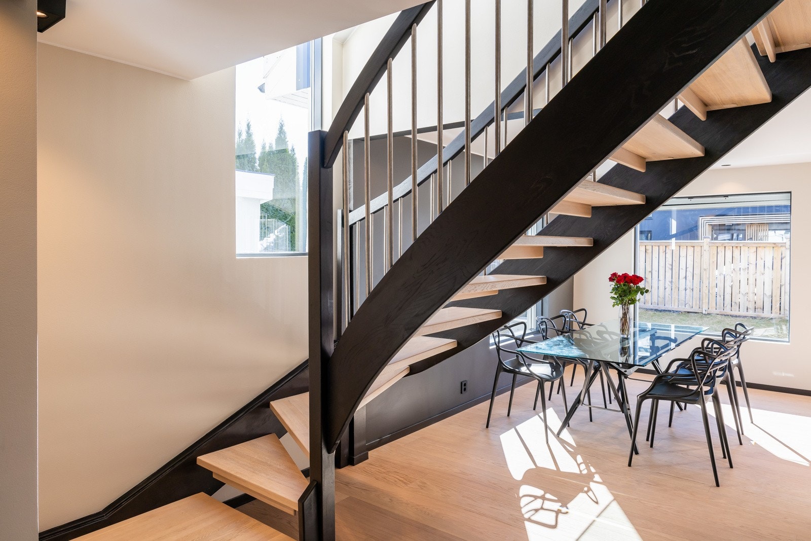 Trapp opp til 2.etg. Galleribilde