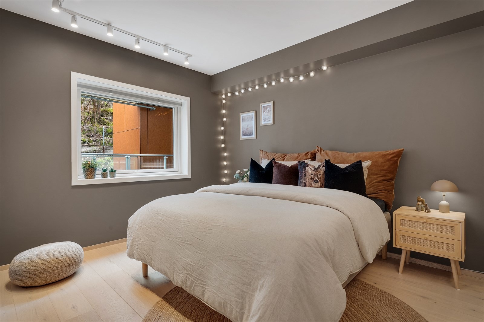 - Romslig hovedsoverom på 13,5 m² - Galleribilde