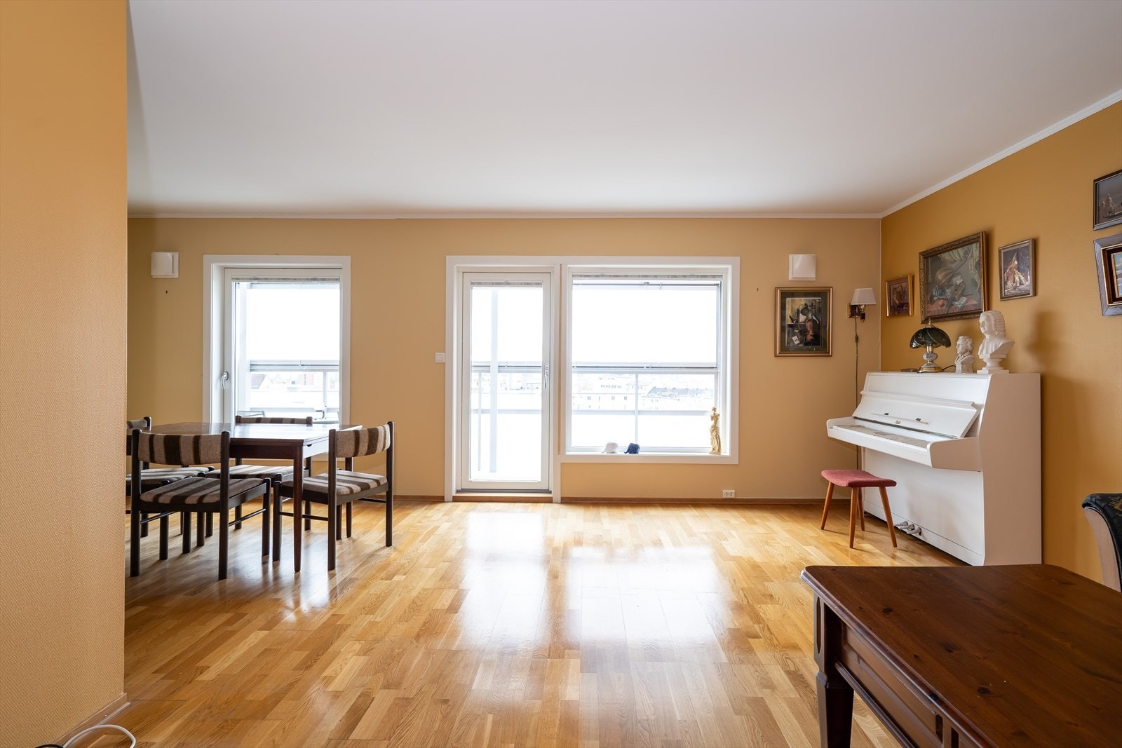 En svært romslig leilighet med ulike muligheter for å tilpasse ditt behov. Galleribilde