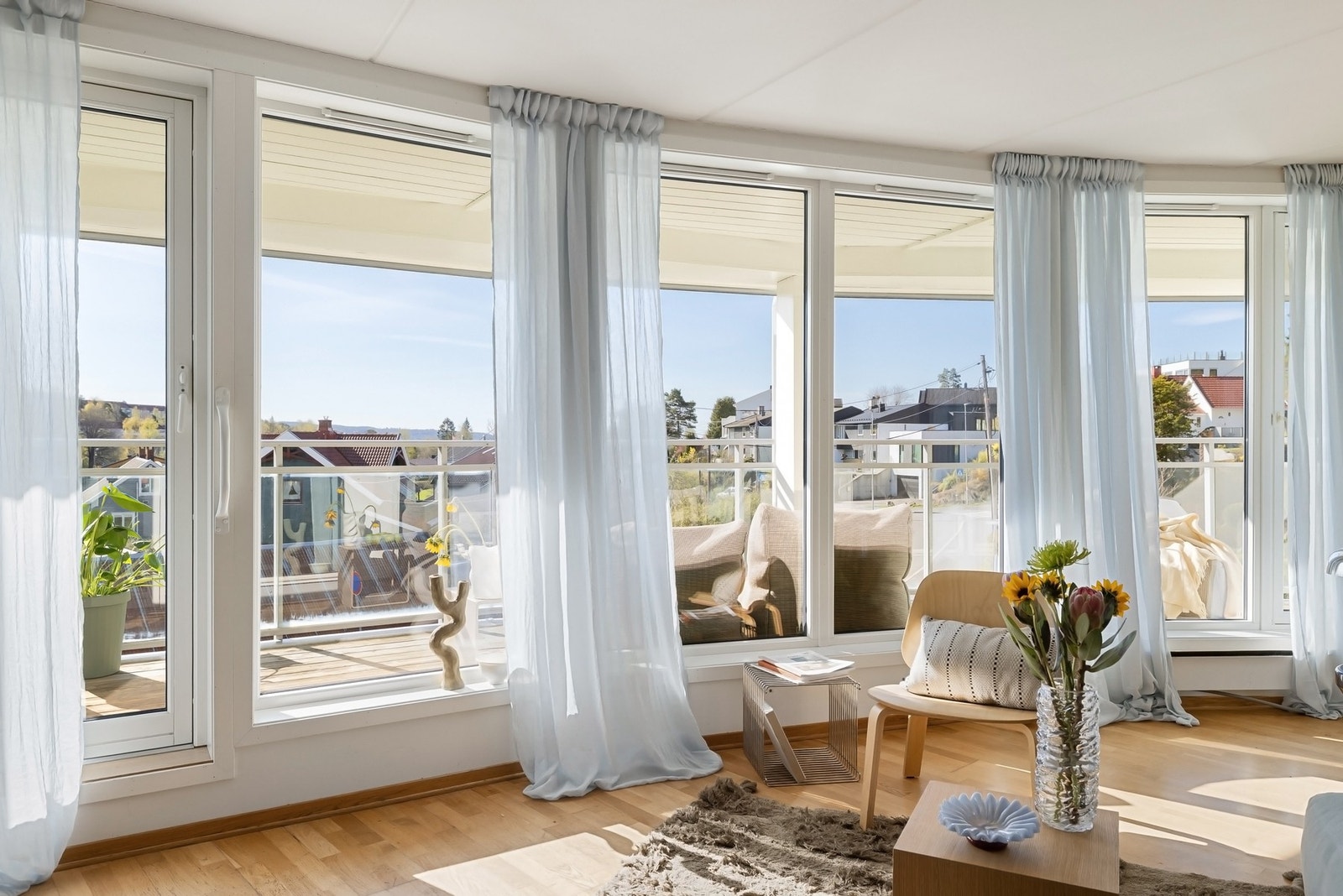 Utgang til sydvent terrasse Galleribilde