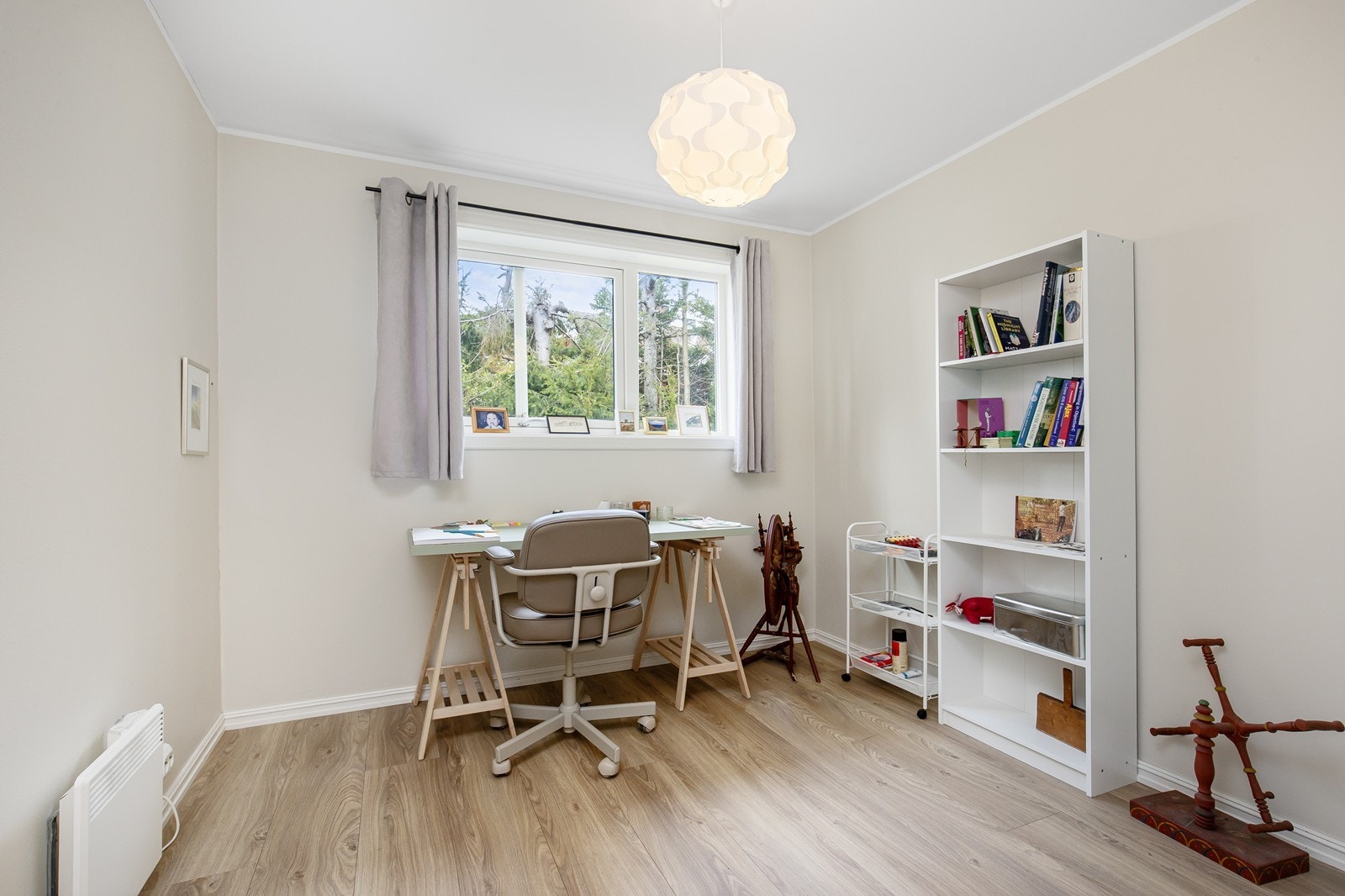 Innredet rom i kjelleretasjen - Direkte tilgang til garasjen. Galleribilde