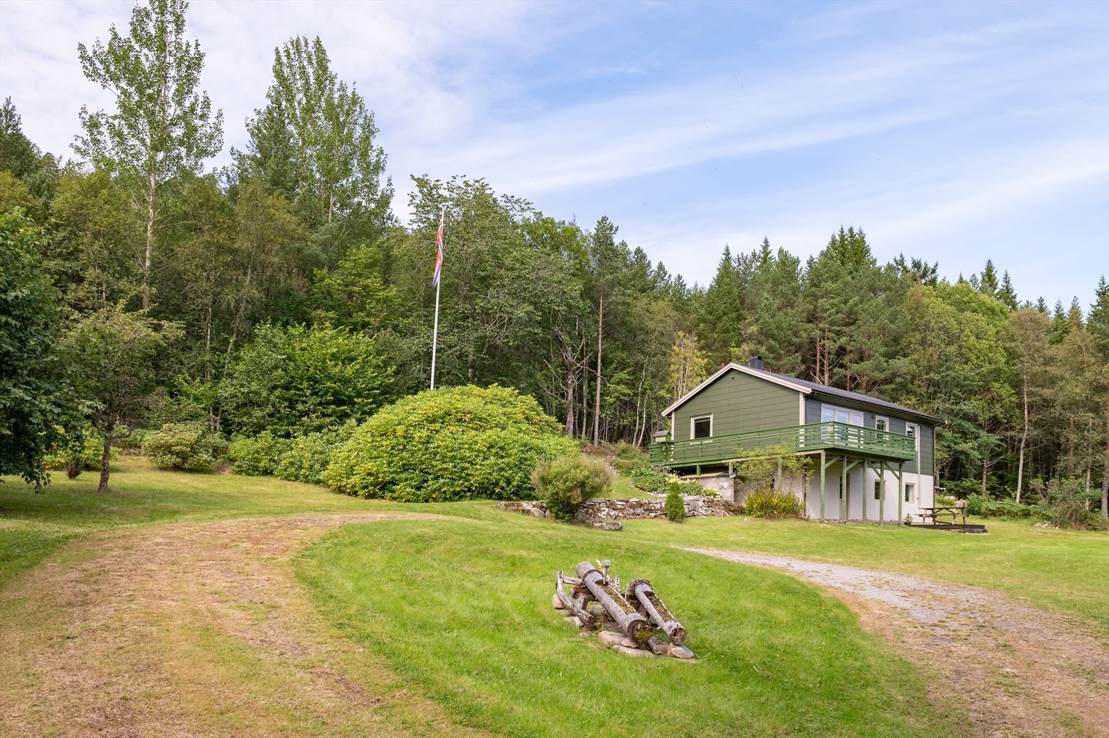 Flott eiendom i naturskjønne omgivelser Galleribilde