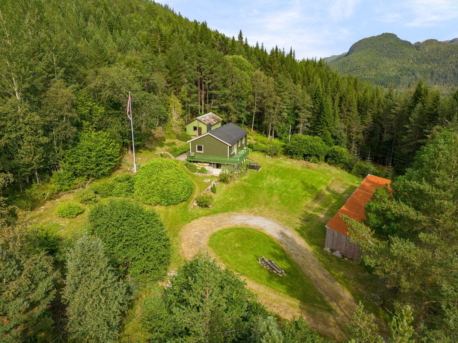 Inne på eiendommen er det opparbeidet en praktisk snuplass Galleribilde