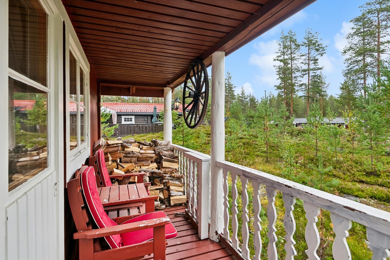Overbygget del av terrasse med direkte tilgang fra stue Galleribilde