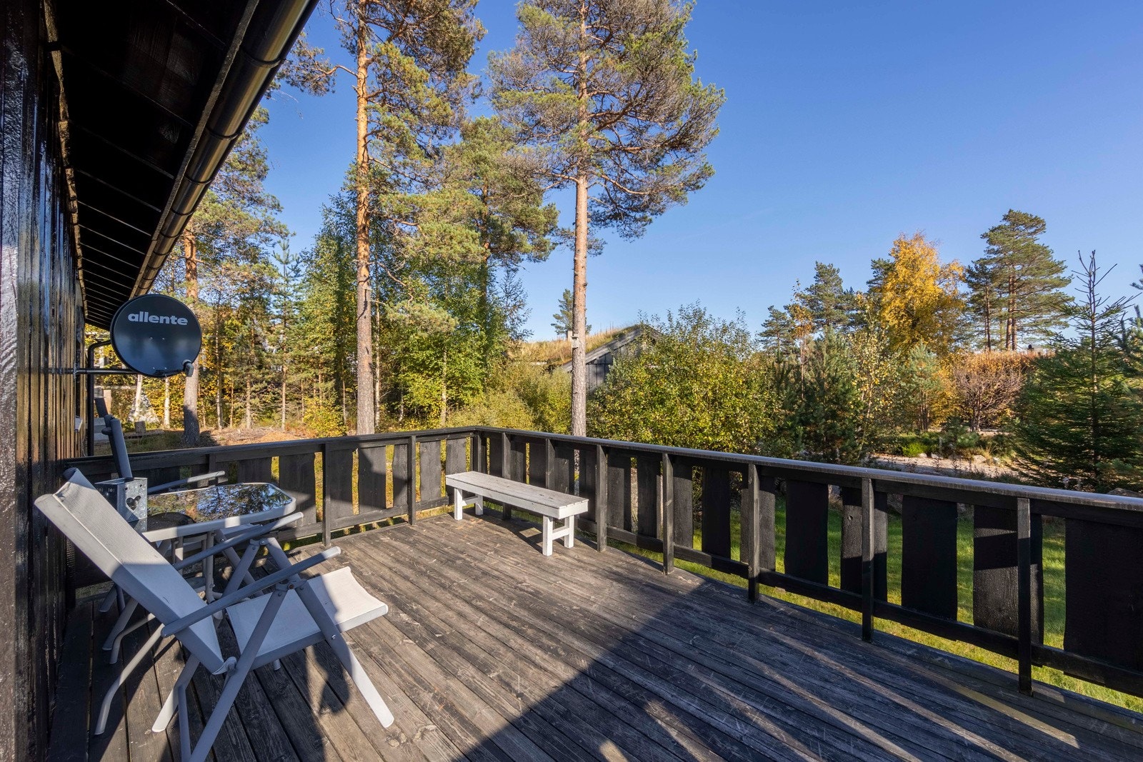 Herlig terrasse i naturskjønne, vakre omgivelser Galleribilde