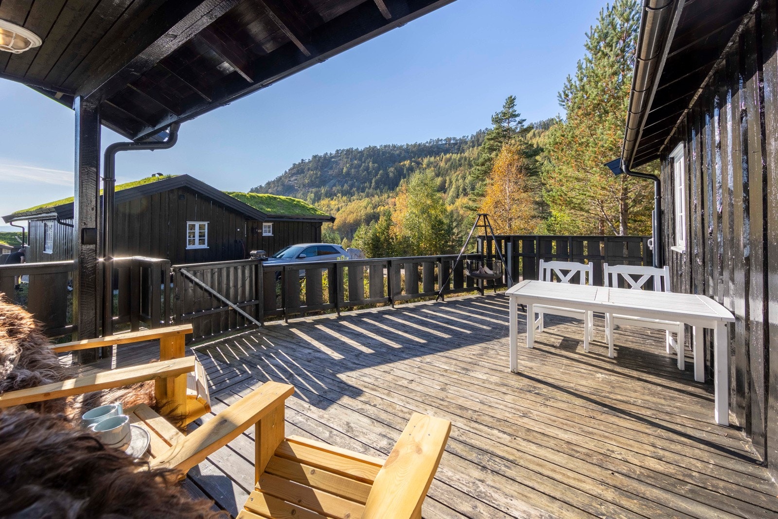 Her er det bare å nyte fine dager og kvelder i naturskjønne omgivelser Galleribilde