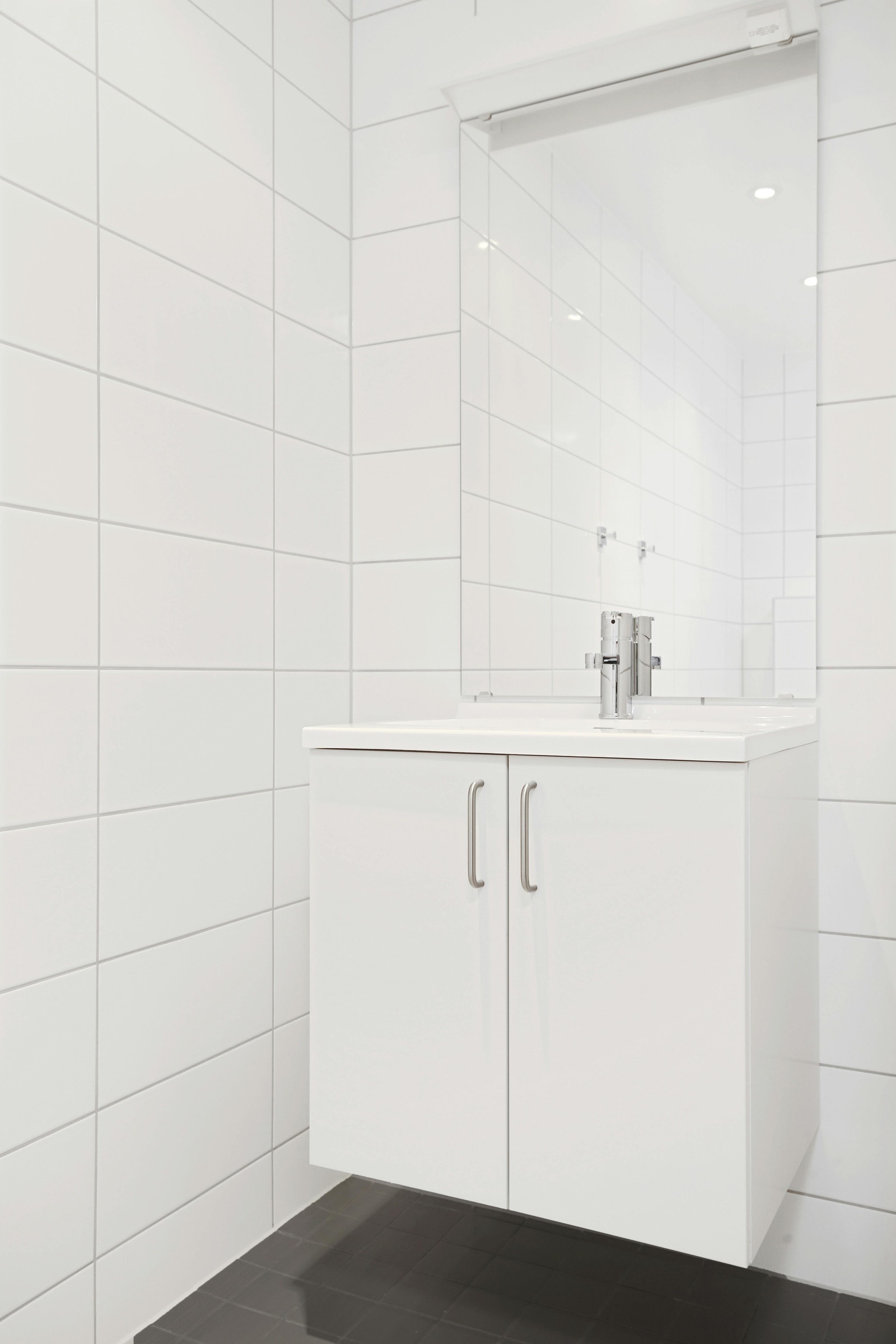 Baderomsinnredning med god forvaring Galleribilde