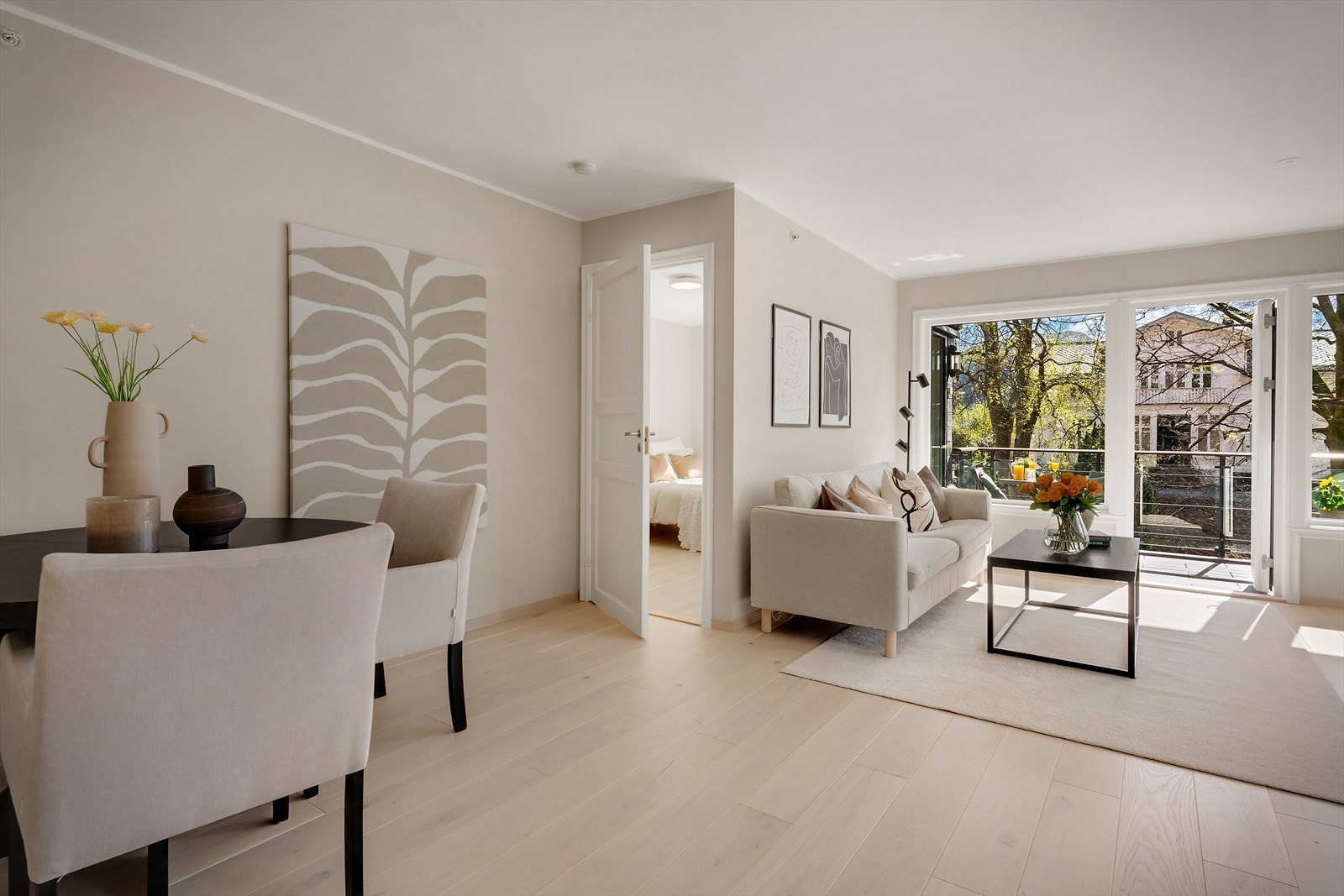 Fra stue er det tilkomst til soverom Galleribilde