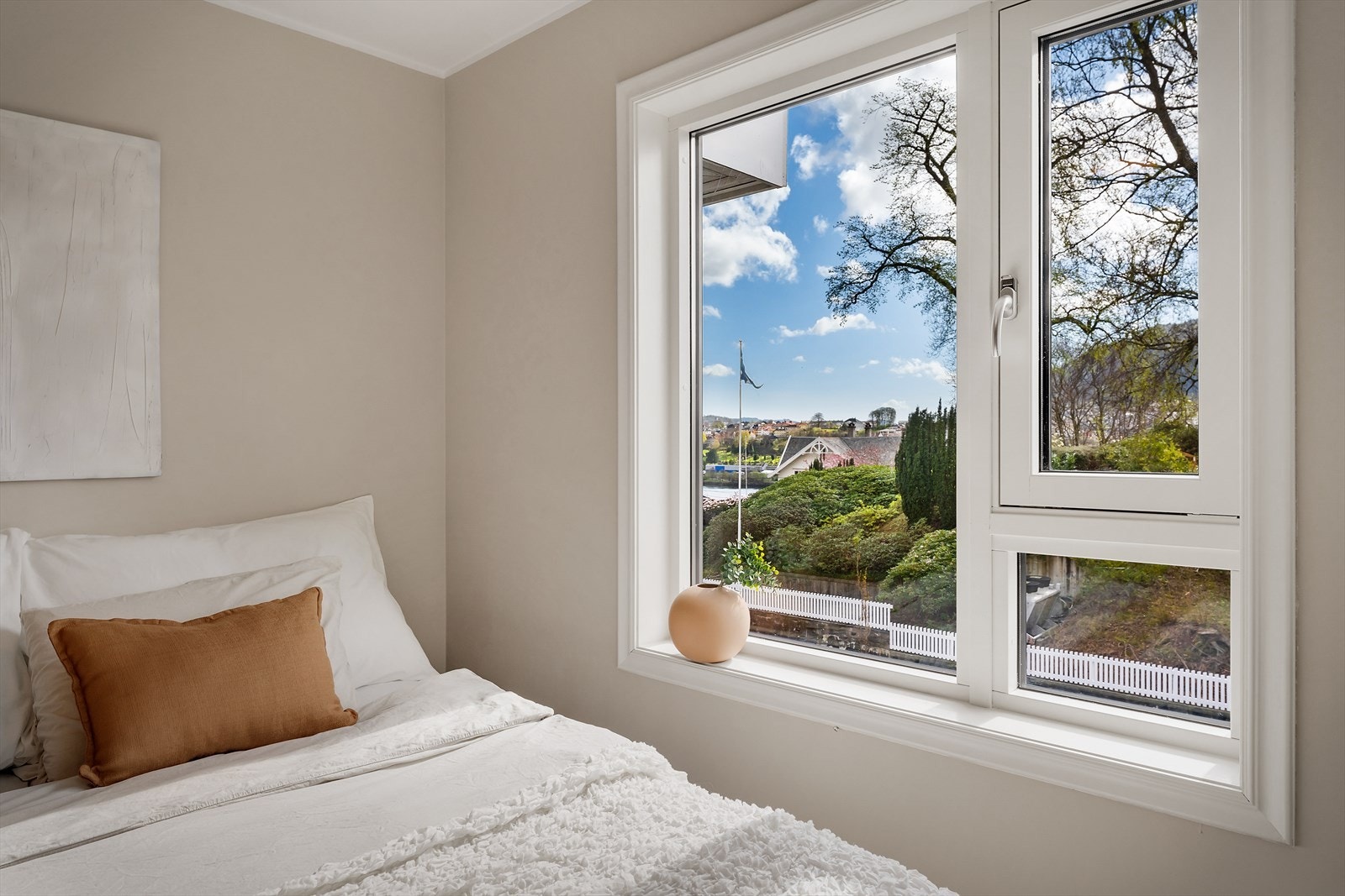 Her kan man nyte utsikten fra soverom på morgenkvisten Galleribilde