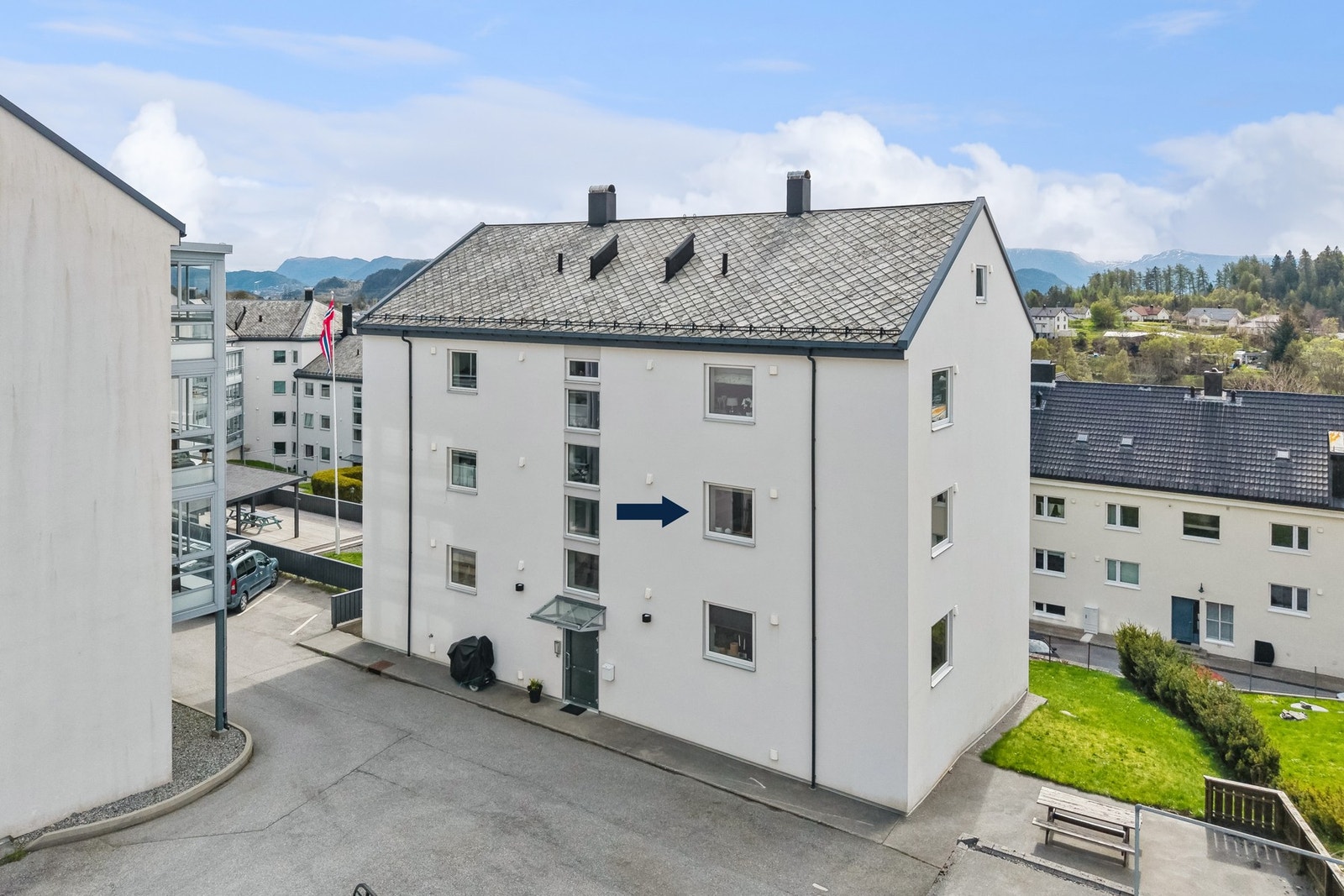 Her er det felles parkeringsplass basert på 'første mann til mølla'-prinsippet. Galleribilde