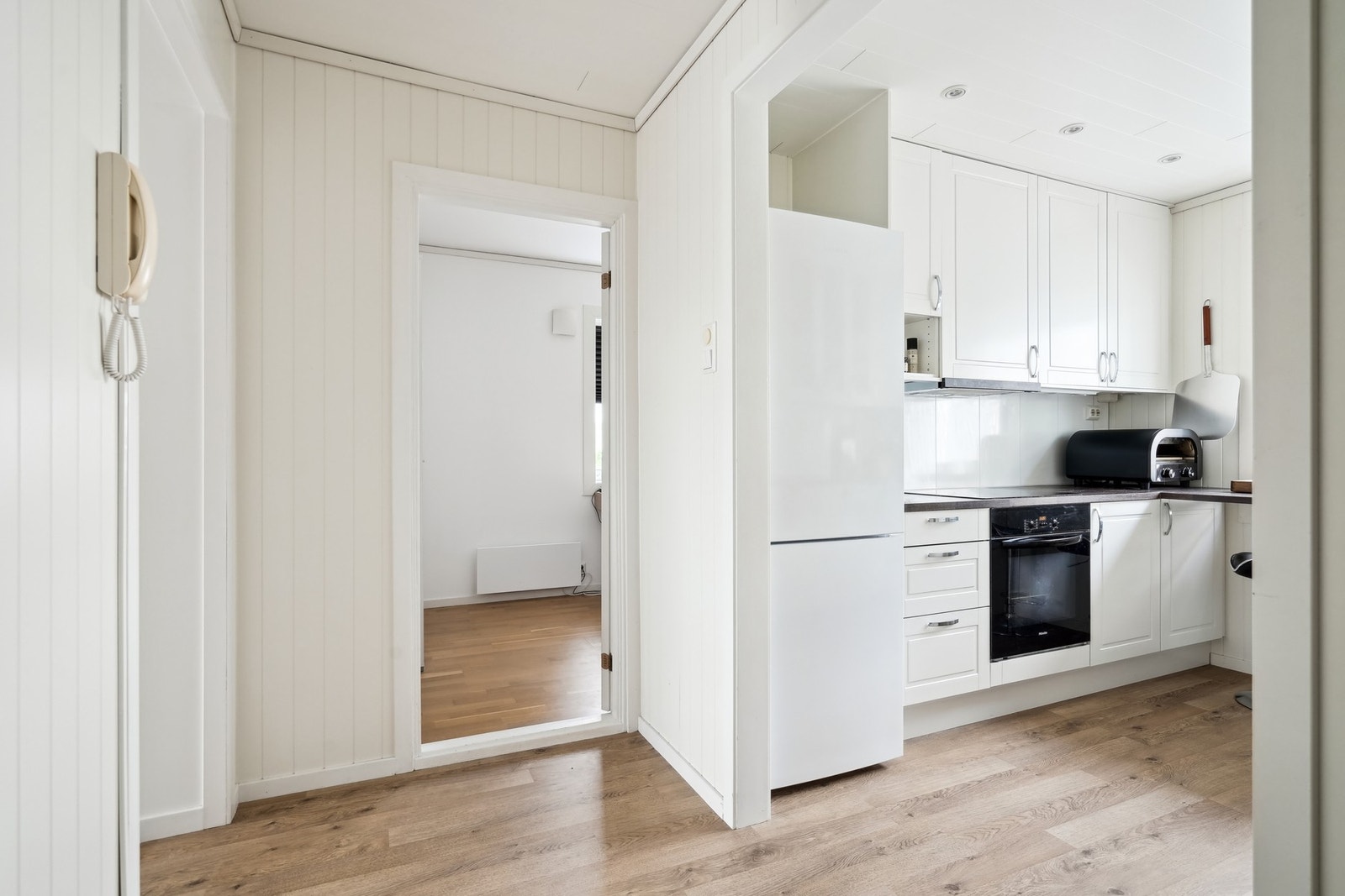 På andre siden av gangen er det inngang til det andre soverommet. Galleribilde