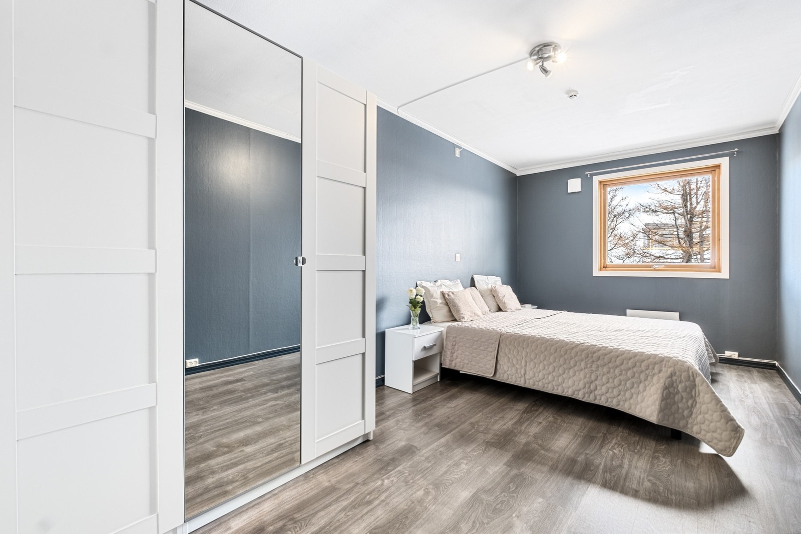 3 soverom med god størrelse, og plass for både seng og klesskap Galleribilde