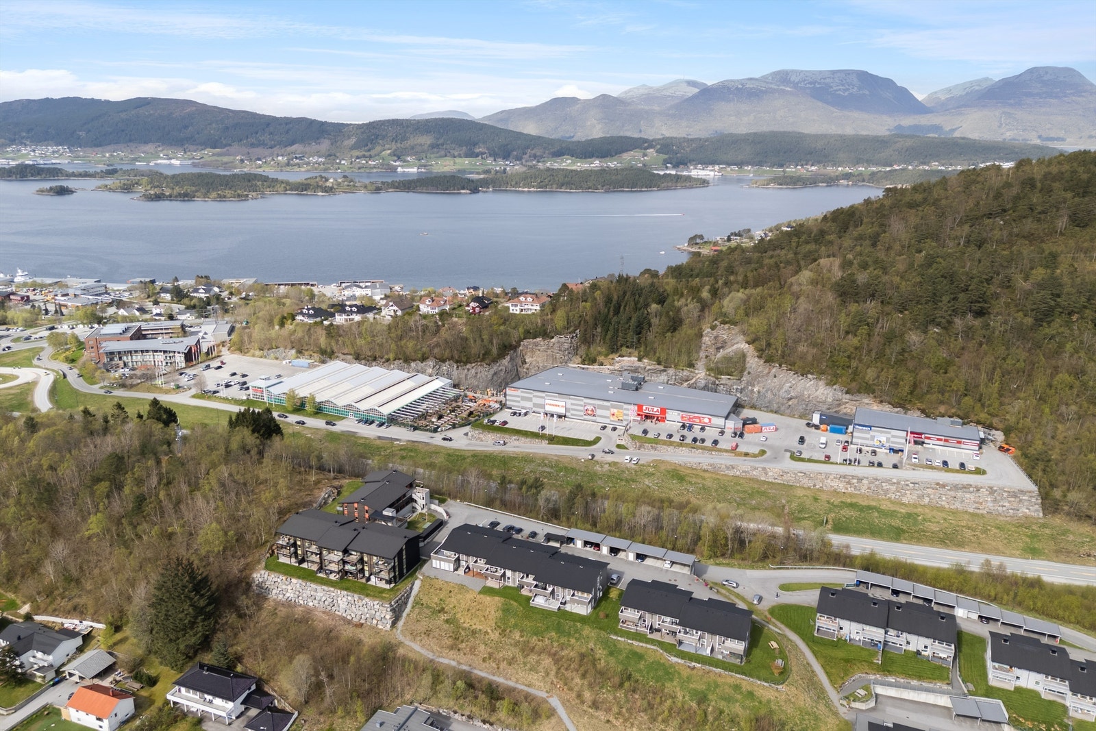 Som beboer i borettslaget kan en utnytte anlegg for bilvask, og er noe selger trekker frem som mest positivt Galleribilde