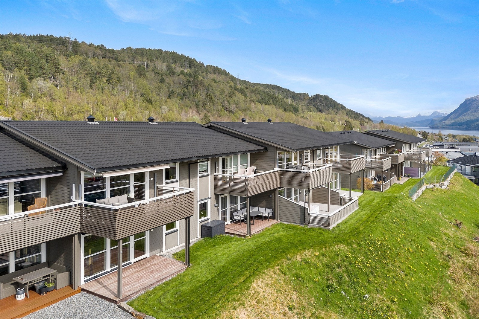 Borettslaget består av 20 leiligheter og er tilknyttet Obos. I felleskostnadene er det inkludert blant annet snømåking, gressklipping og fiber Galleribilde