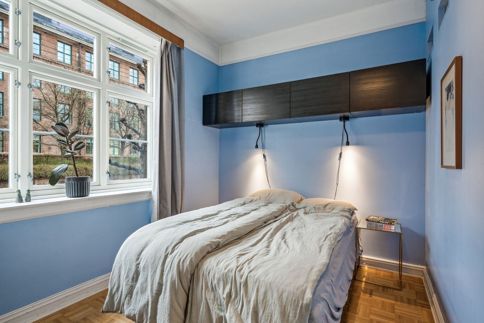 Soverom, med inngang fra stue. Galleribilde