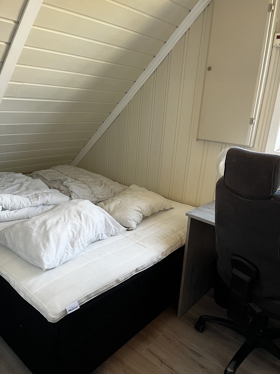 Ledig soverom 8km2 Galleribilde