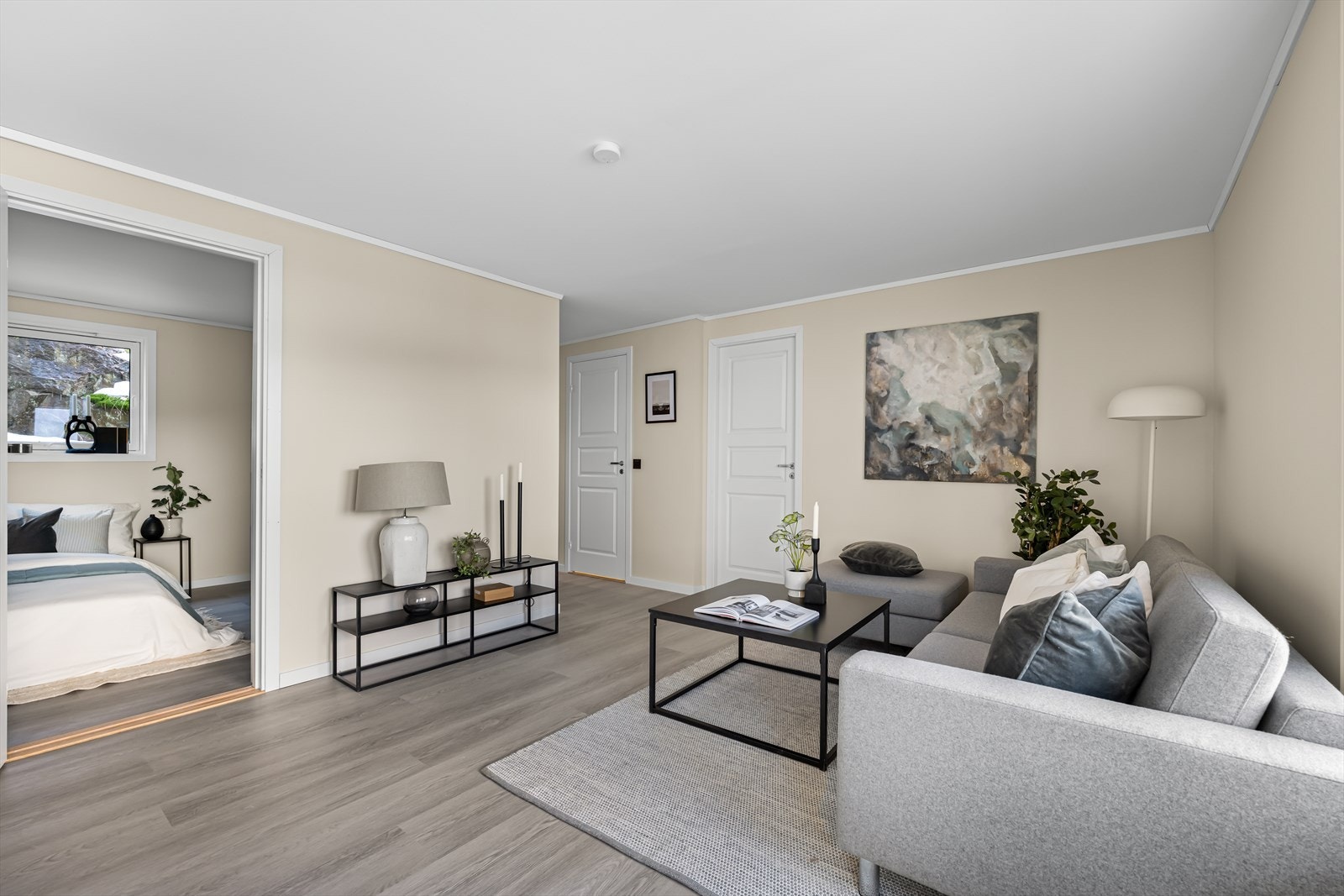 Adkomst til hovedsoverom fra stuen. Galleribilde