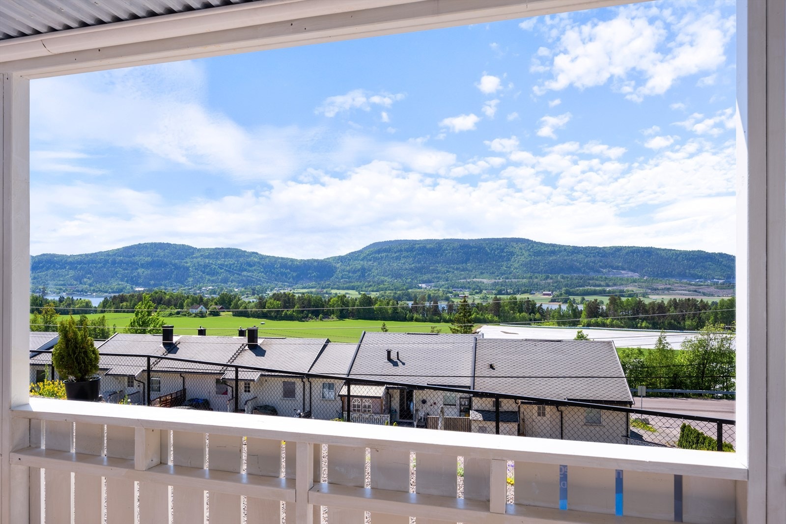 Fin utsikt over Sandebygda Galleribilde