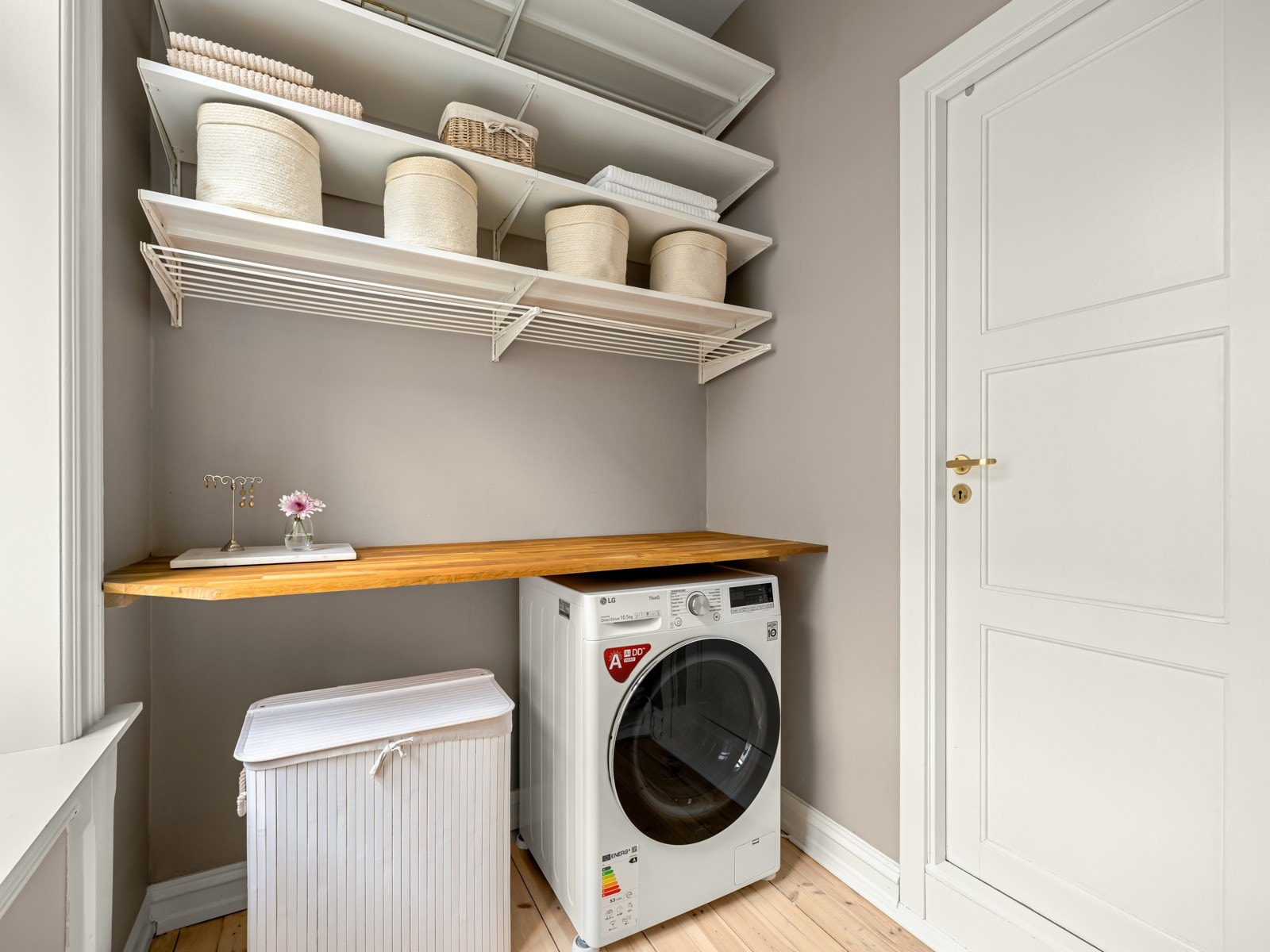 Her er det masse plass til lagring også, dersom du alltid har ønsket deg en walk-in-garderobe. Galleribilde