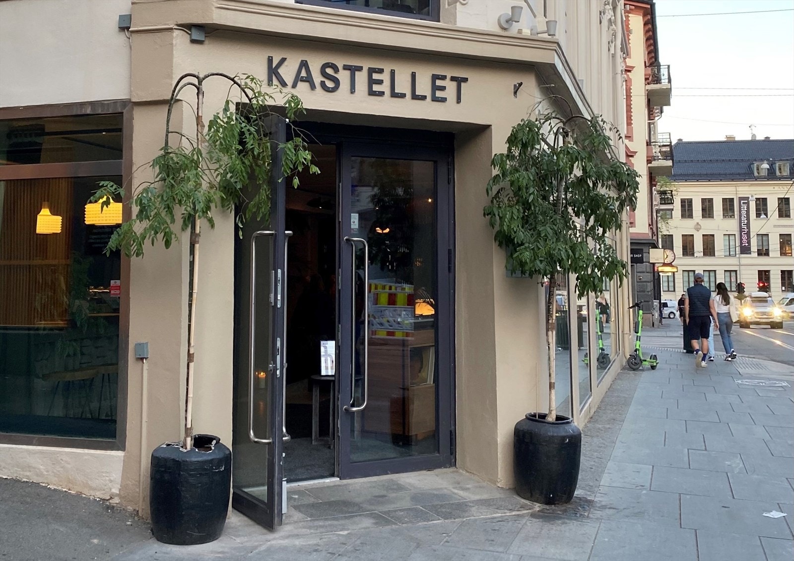 Selger har satt stor pris på nabolagsrestaurantene (Foto: Dagsavisen) Galleribilde