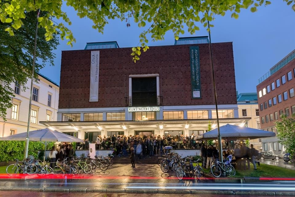 (Foto: Kunstnernes hus) Galleribilde