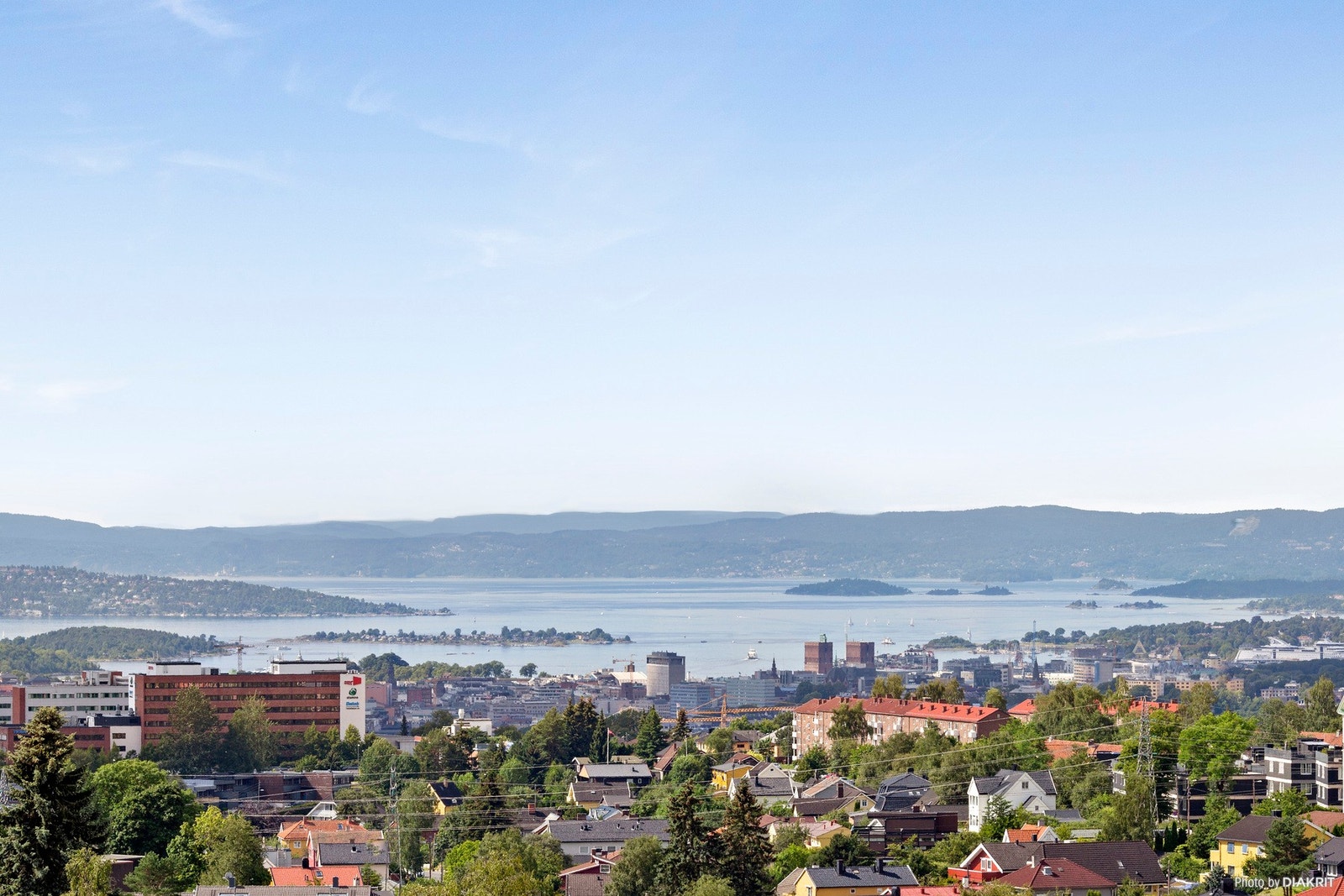 Til glede for beboere er det en stor felles takterrasse med spektakulær utsikt over Oslo og Oslofjorden. Galleribilde