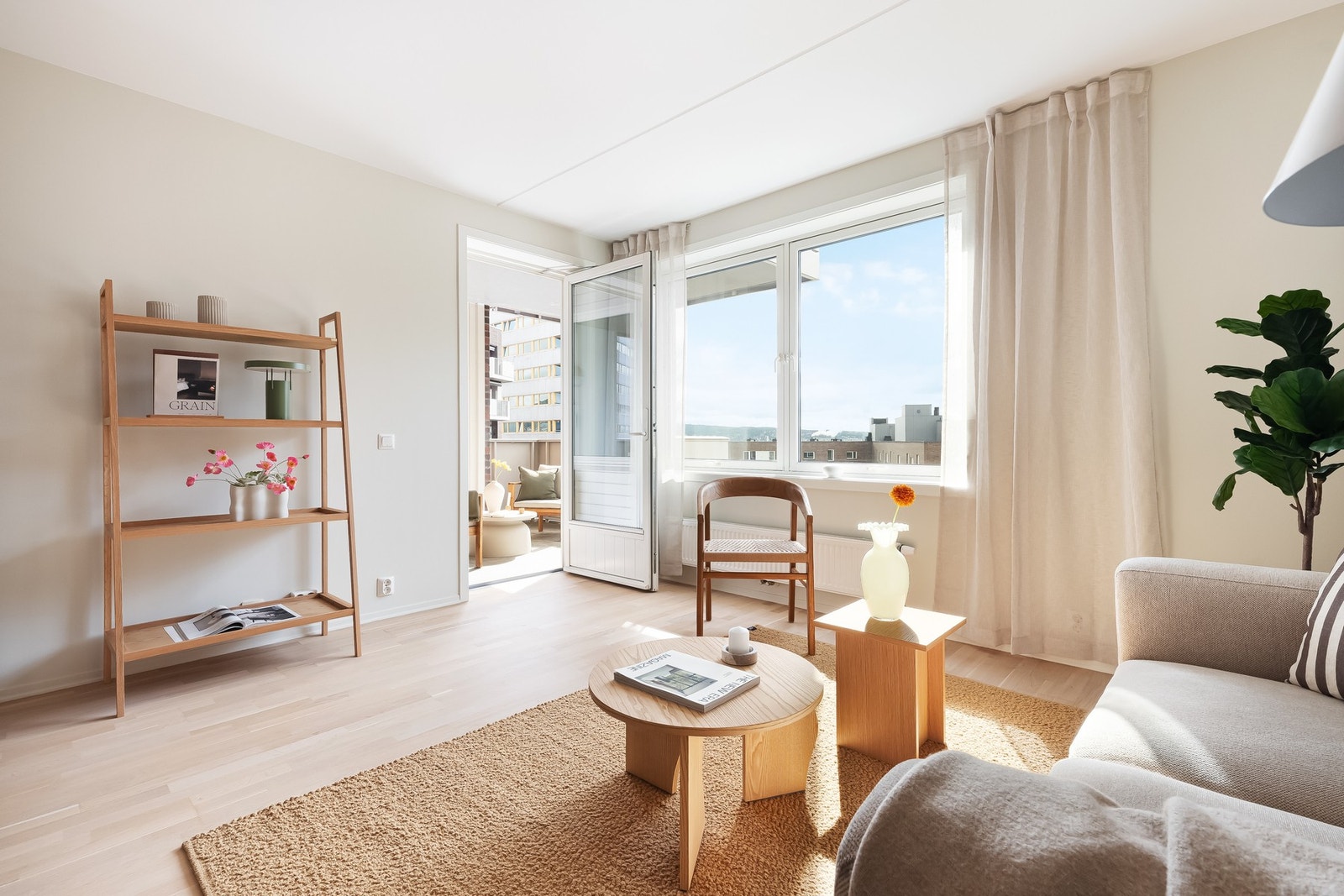 Silje Midtseim-Dammen ved EIE Løren har gleden av å ønske velkommen til Refstadveien 42! Galleribilde