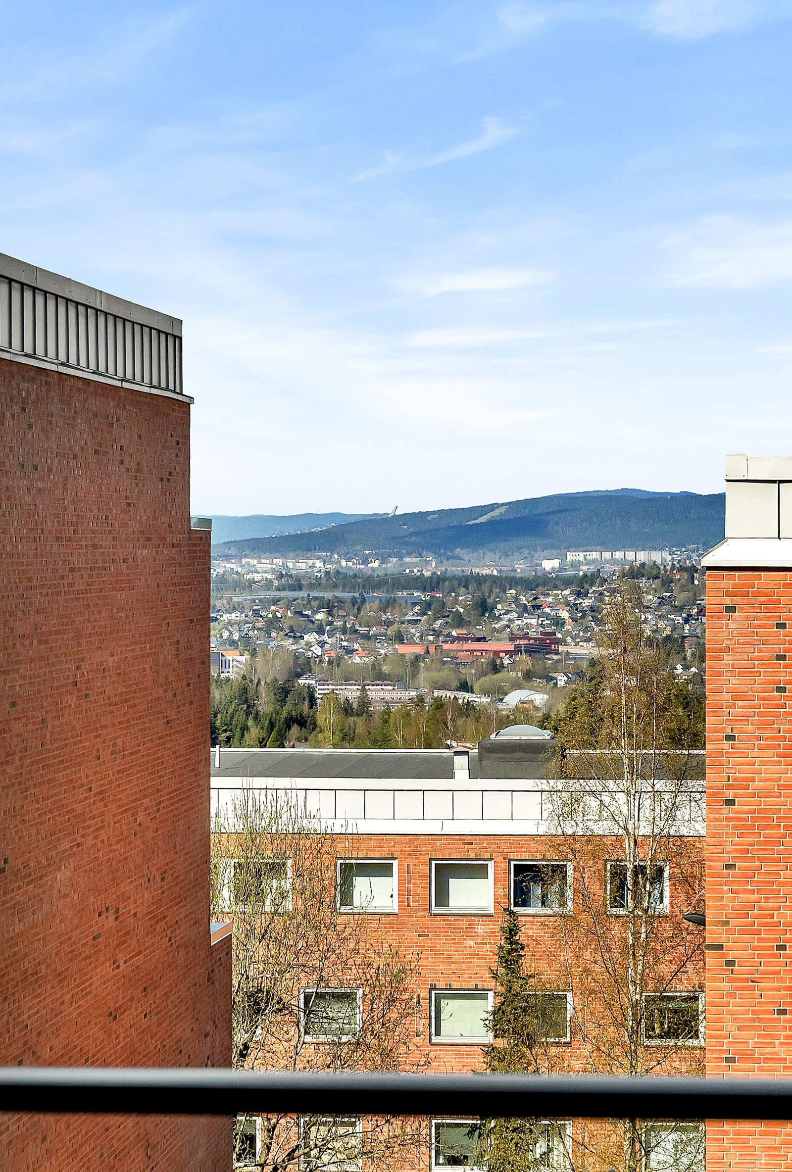 God beliggenhet hvor du blant annet får utsikt over Holmenkollen Galleribilde