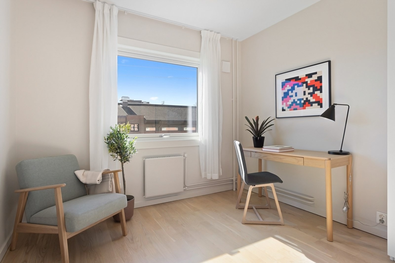 Soverom 2 med nymalte overflater i 2025. Galleribilde