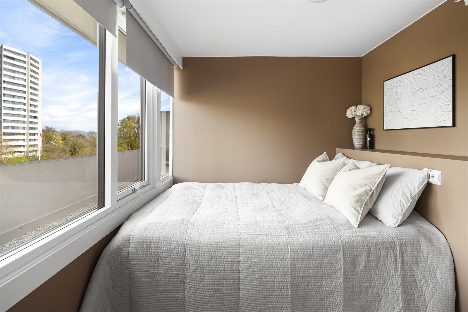 - Plassbygd dekorhylle, ypperlig som nattbord - Galleribilde