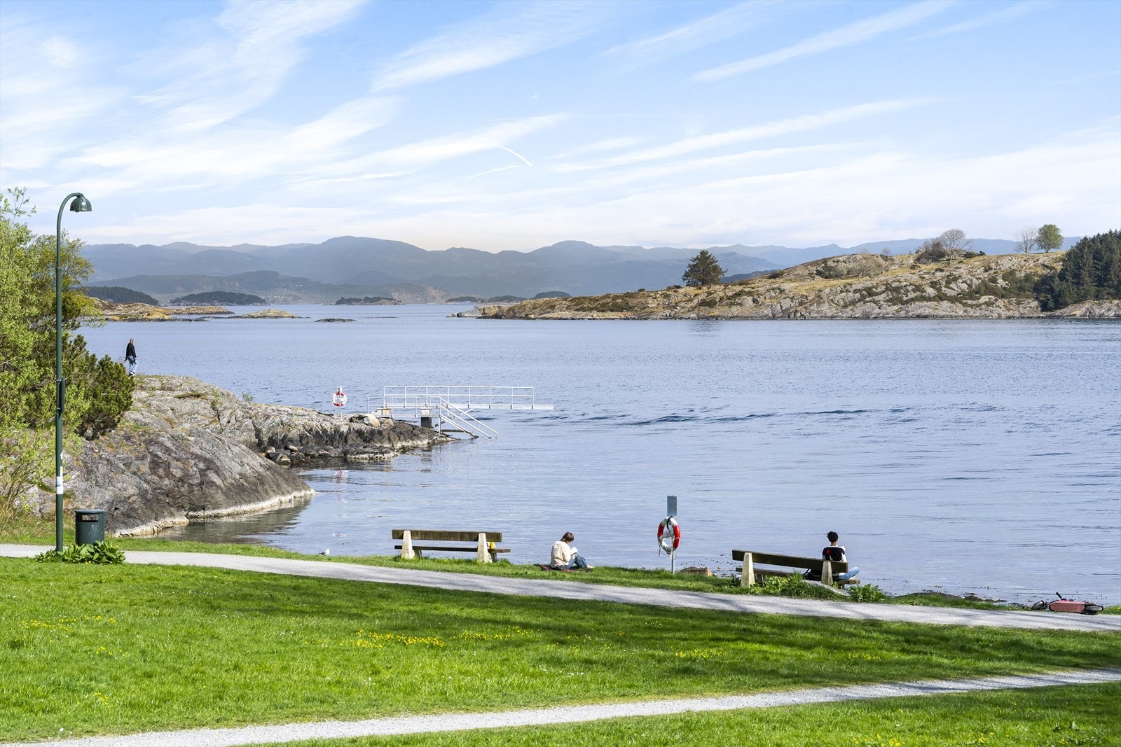 - Like ved har man både bademuligheter og flotte turstier - Galleribilde
