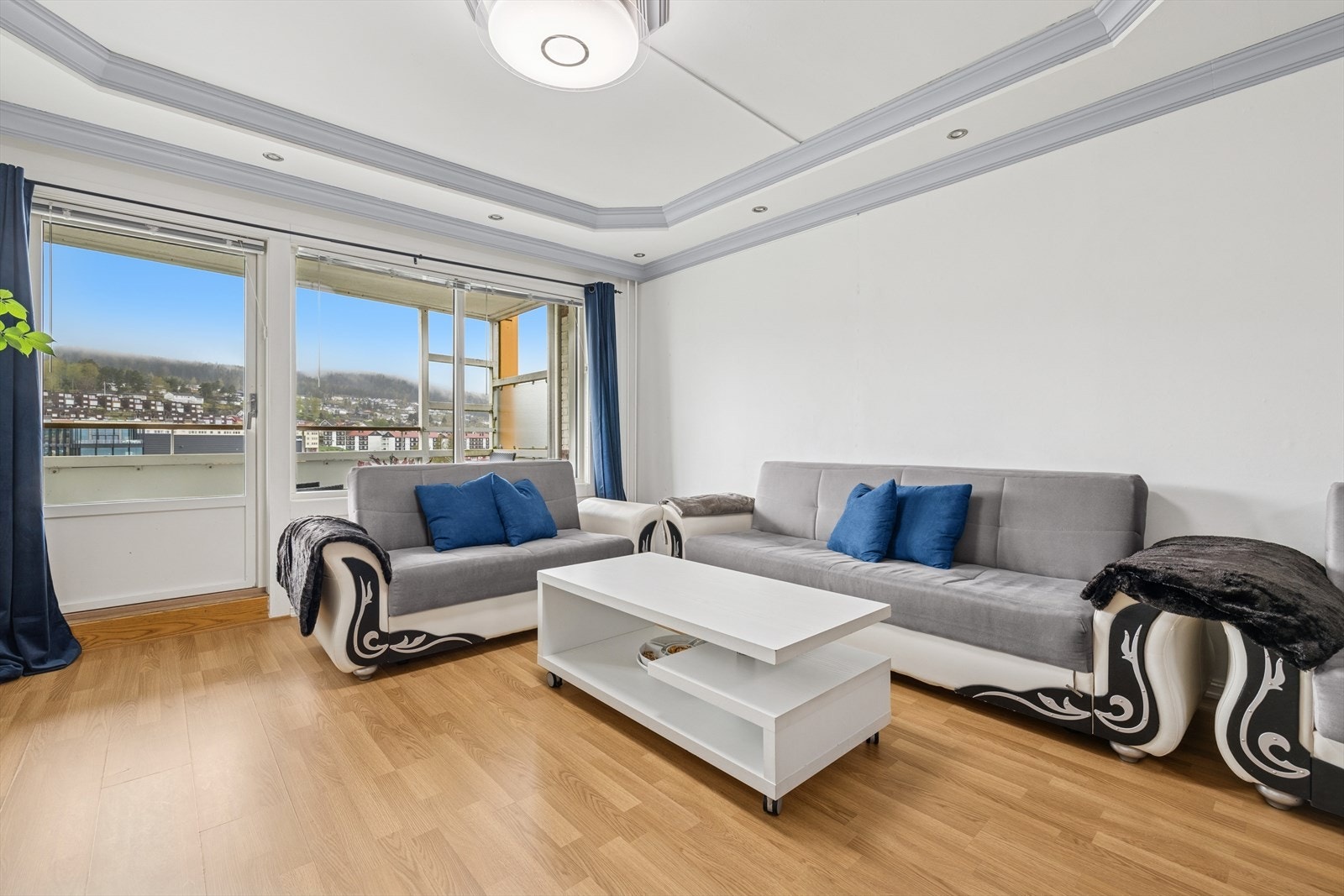 Lauritz Hervigs vei 37D presenteres av Salma Rana Kalenius v/DNB Eiendom. Galleribilde