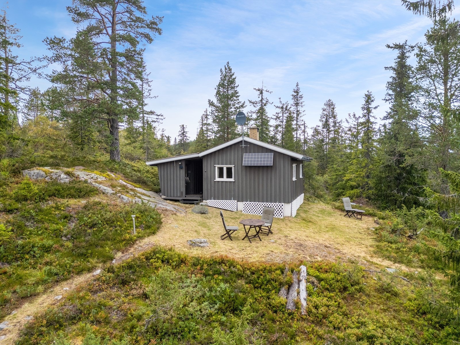 Ei lun og koselig hytte med skjermet beliggenhet i et attraktivt turområde på Blefjell. Galleribilde