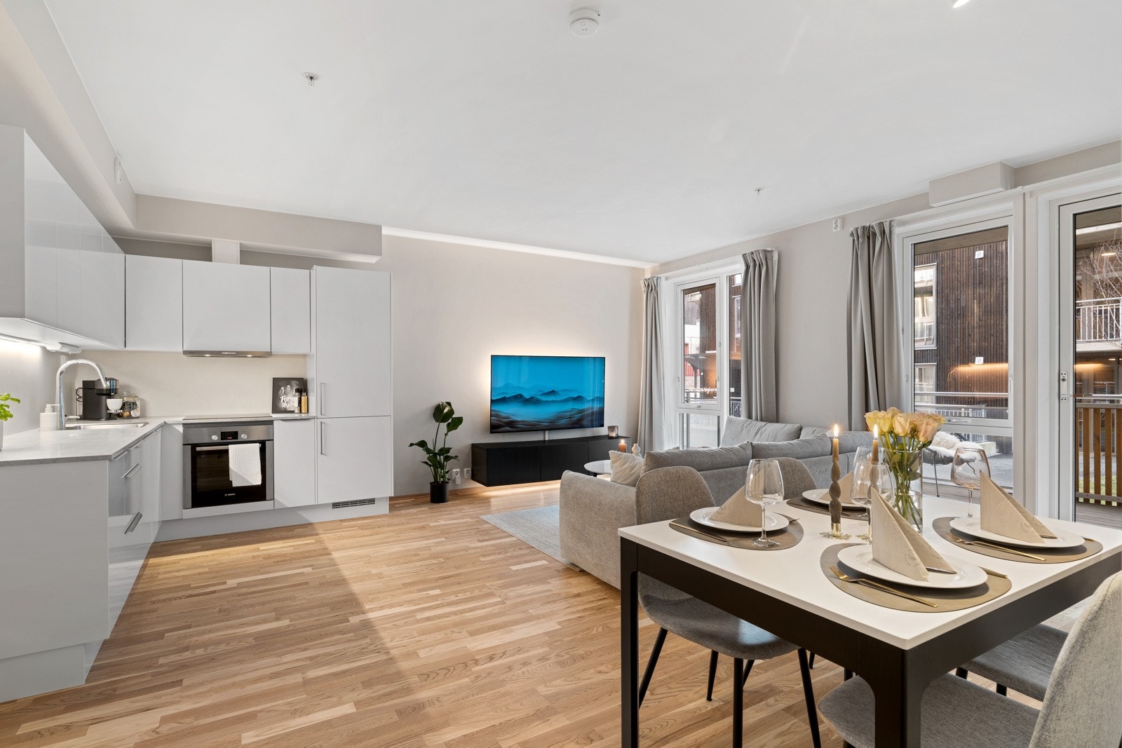 Leiligheten ble ferdigstilt i 2023 og holder en gjennomgående høy standard. Galleribilde