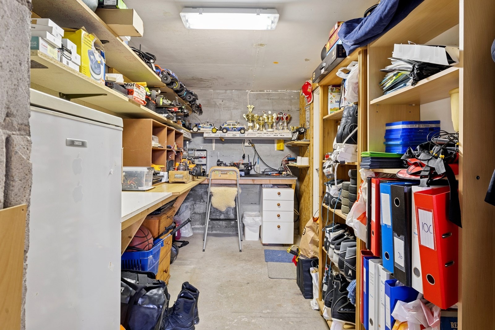 Rikelig med oppbevaringsplass av verktøy. Galleribilde