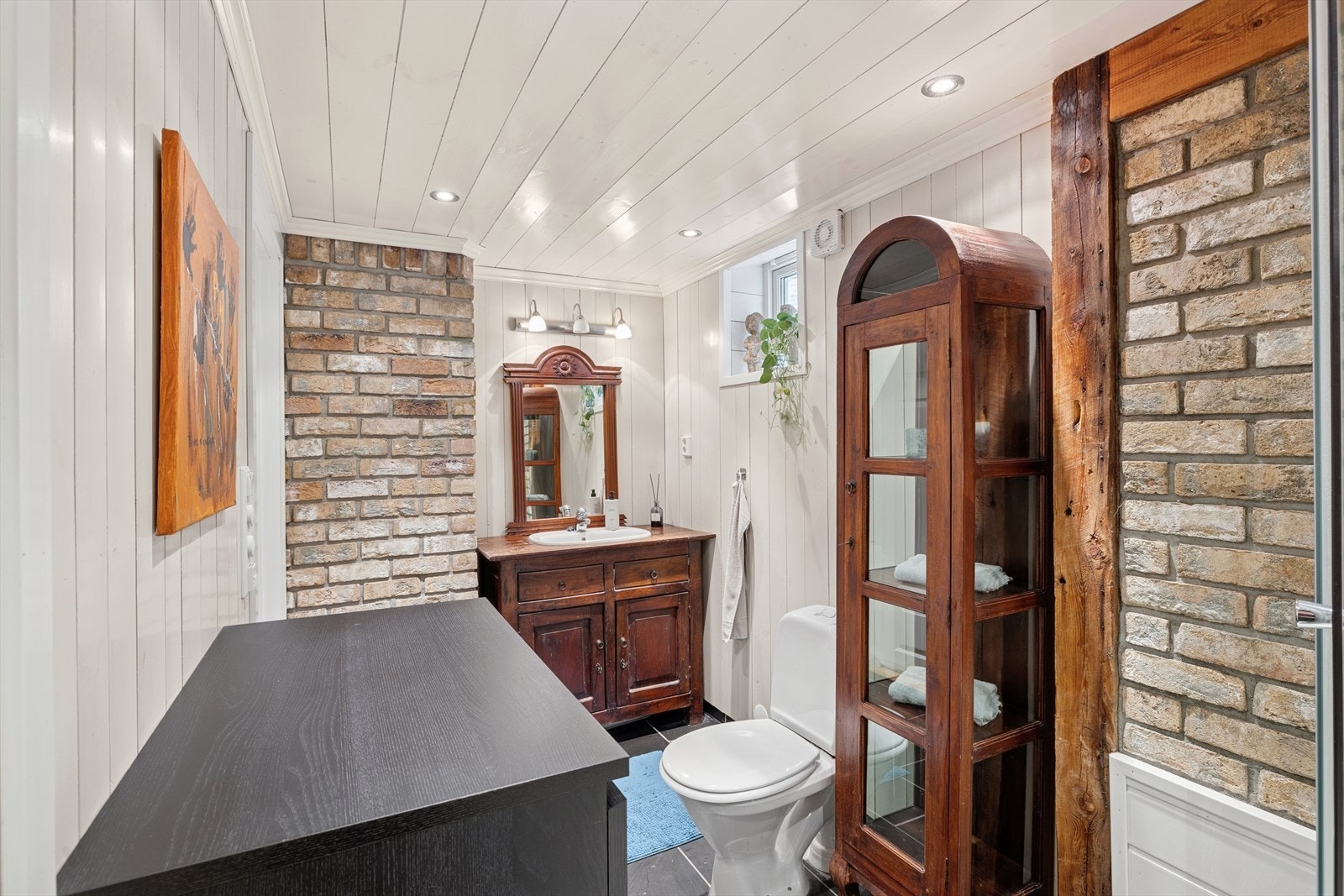 Baderom i kjeller, renovert i 2006/2007. Galleribilde