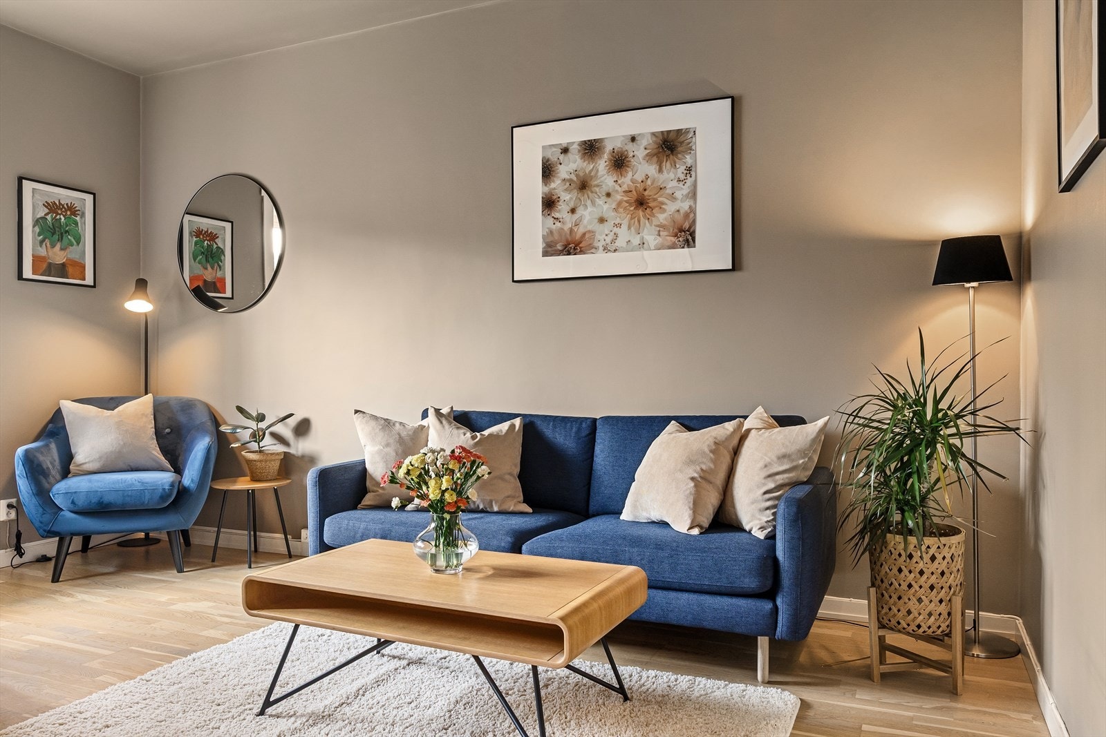 Velkommen til Sandefjordgata 4L! Dette er en innbydende og velholdt 2(3)-roms leilighet i 3. etasje med attraktiv beliggenhet sentralt på Sagene. Galleribilde