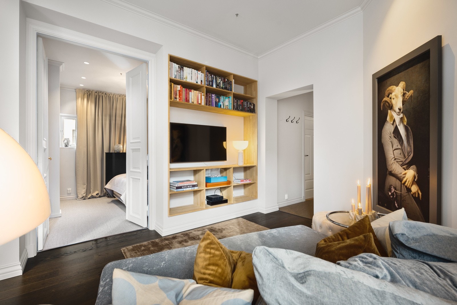 Fra stuen er det adkomst til hovedsoverom Galleribilde