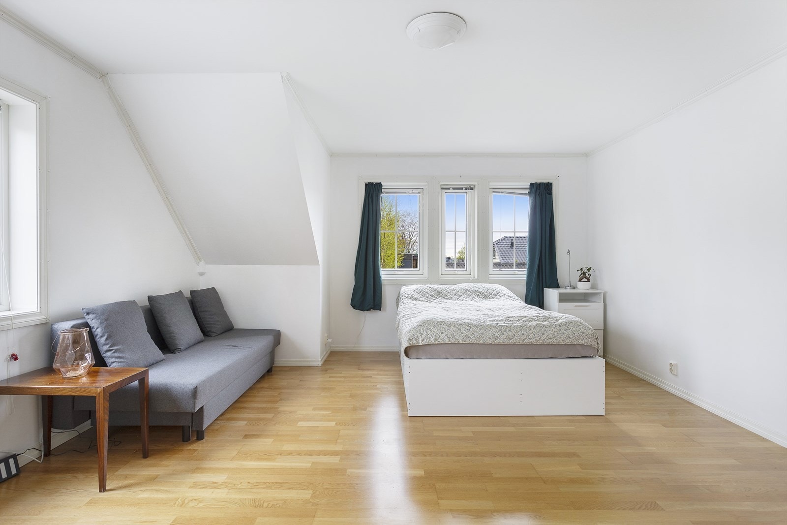 Soverom 2 er av god størrelse med plass til dobbeltseng. Galleribilde