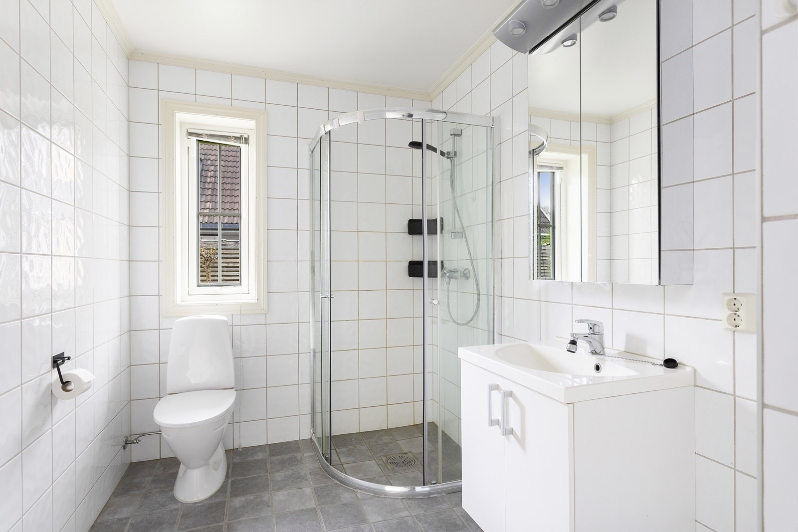 Badrom 2 fremstår stilrent og holder tilsvarende standard. Galleribilde